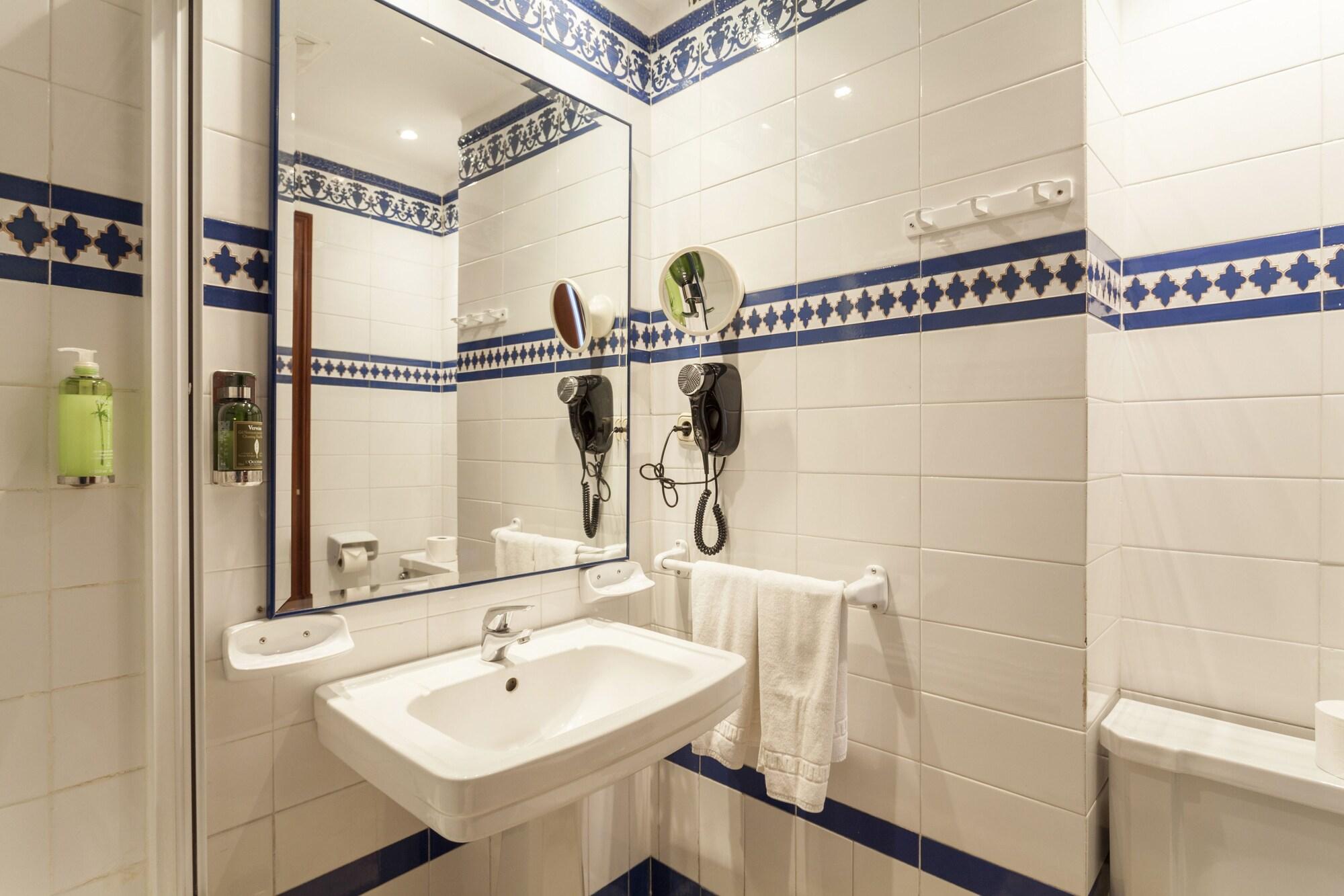 Equipamiento de Habitación Hotel Baco