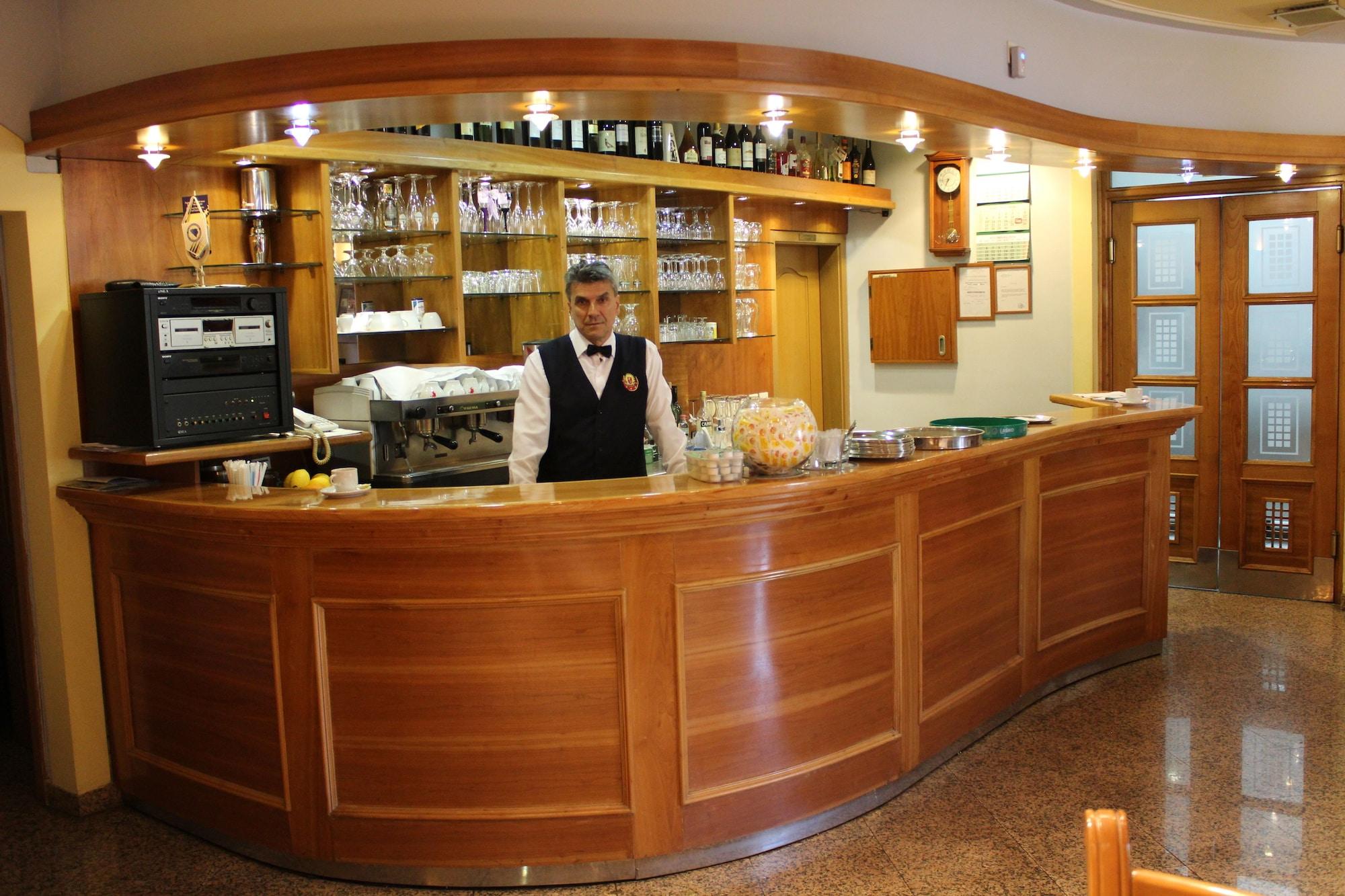Bar/Salón Hotel Sunce