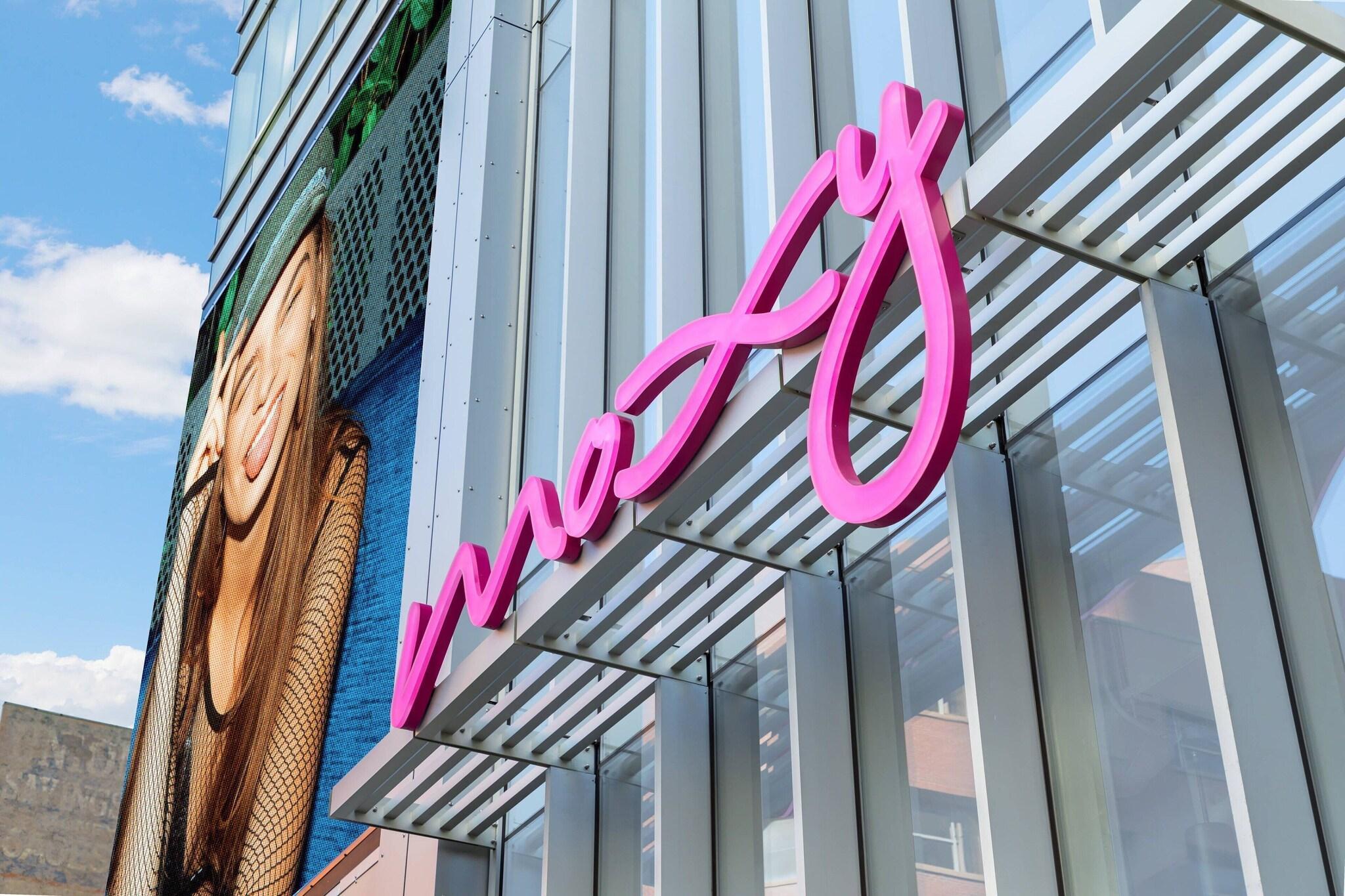 Vista Exterior Moxy Boston Downtown