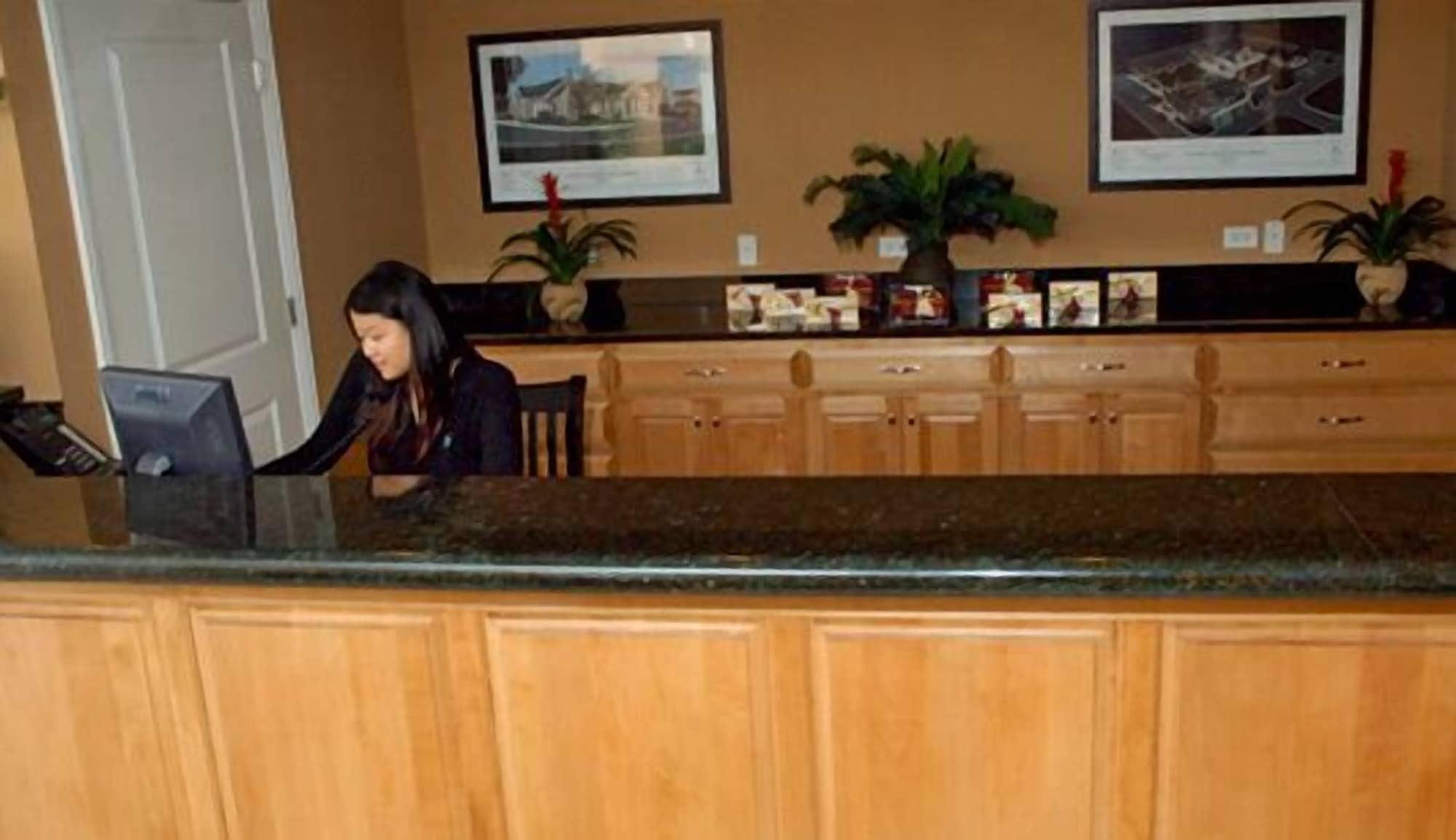Vista Lobby The Champagne Lodge & Luxury Suites