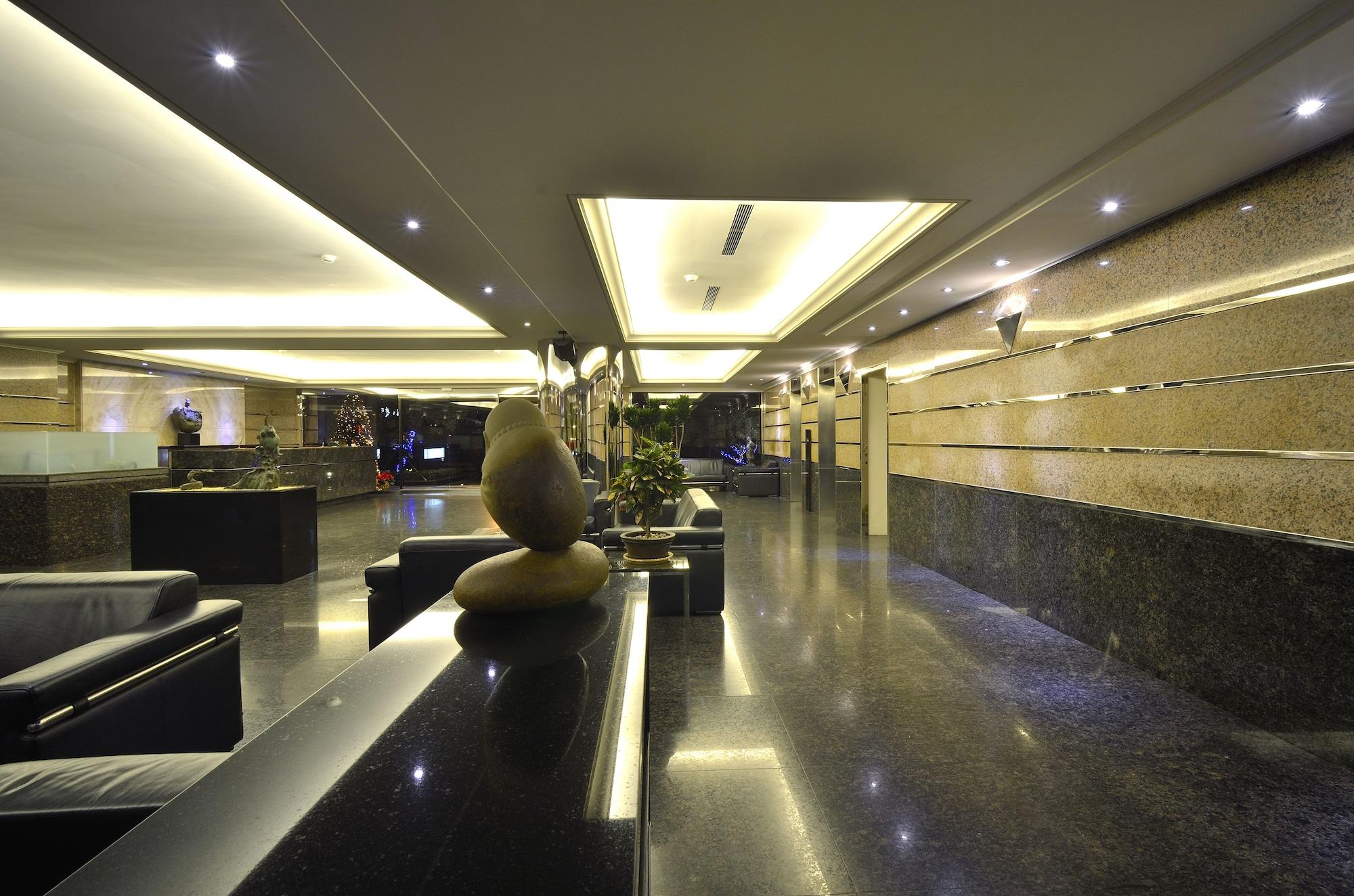 Vista Lobby King's Paradise Hotel