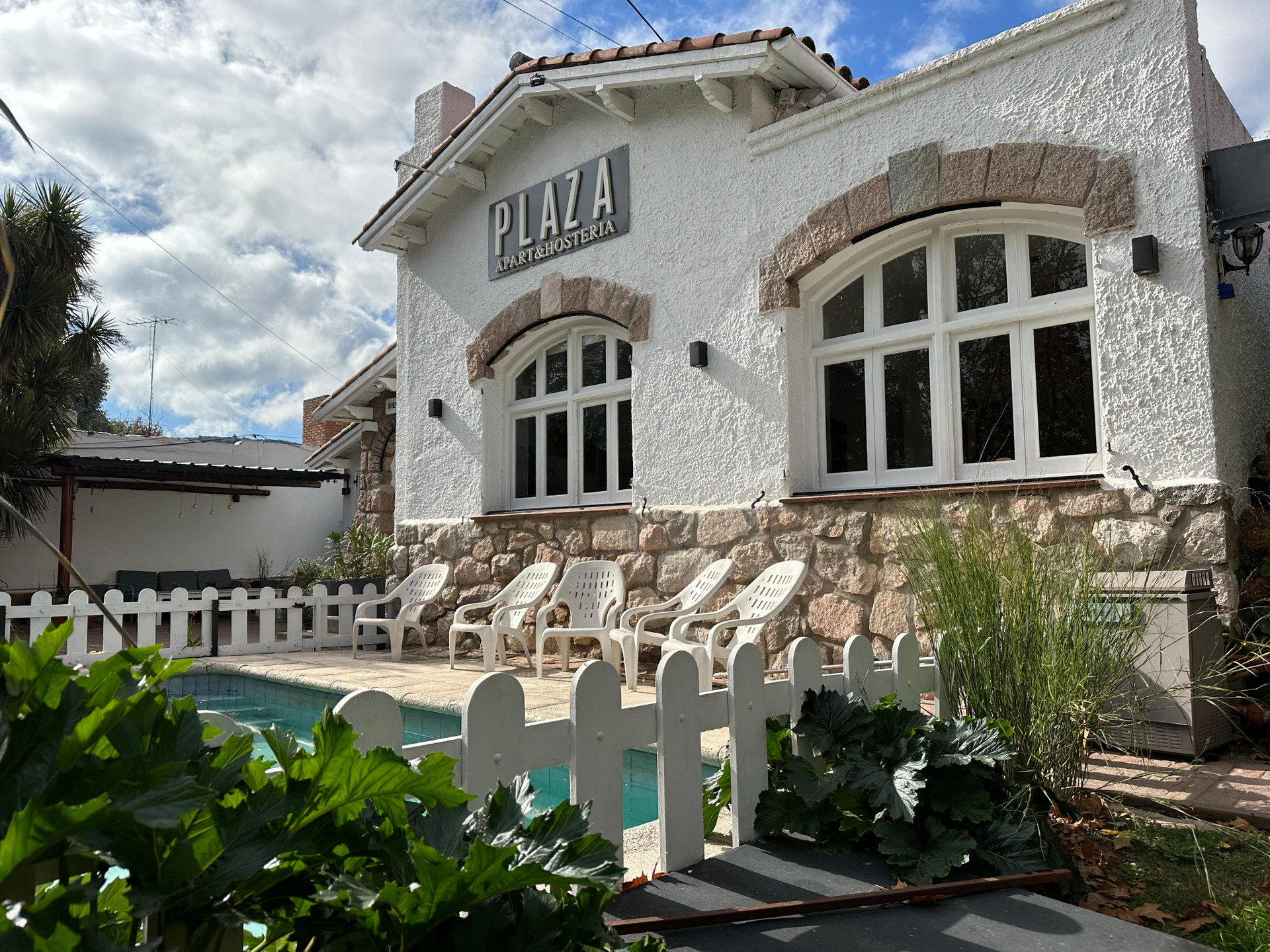 Vista Exterior Apart Hosteria Plaza