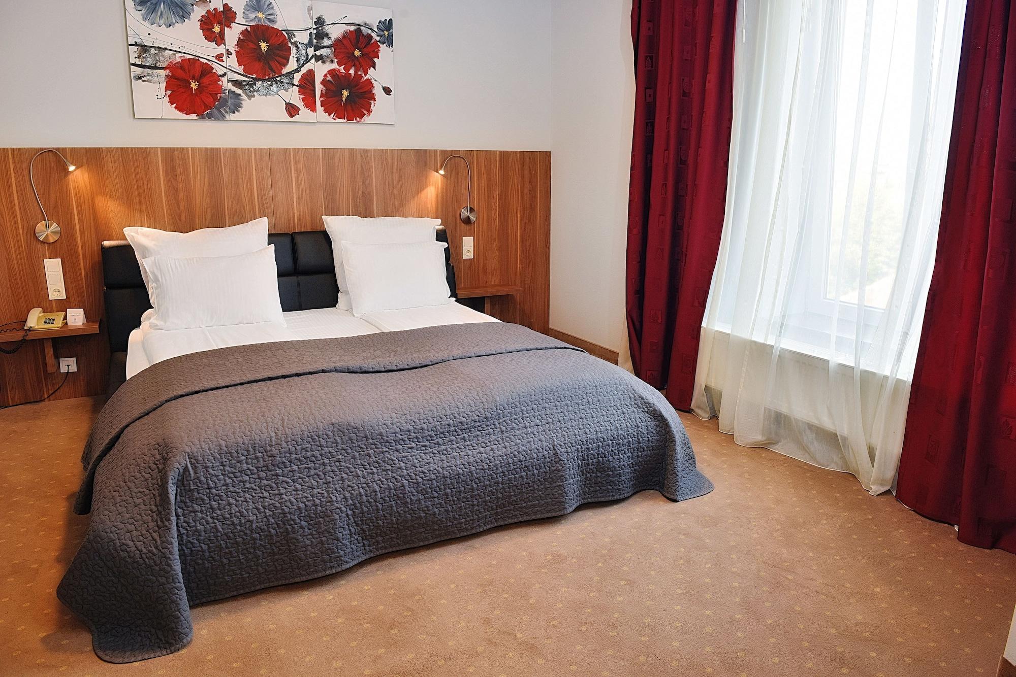 Varios President Hotel