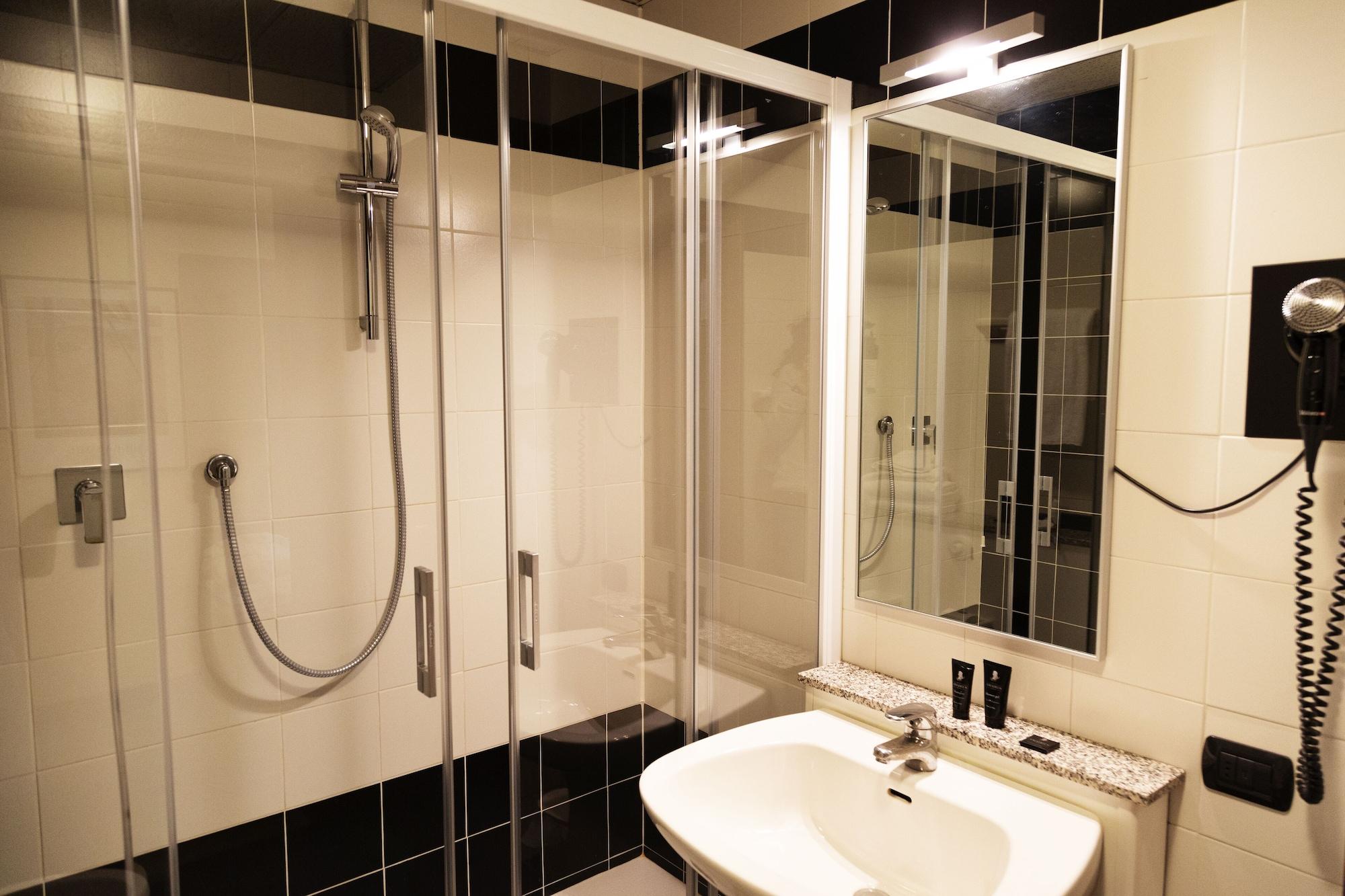 Equipamiento de Habitación JR Hotels Bologna Amadeus