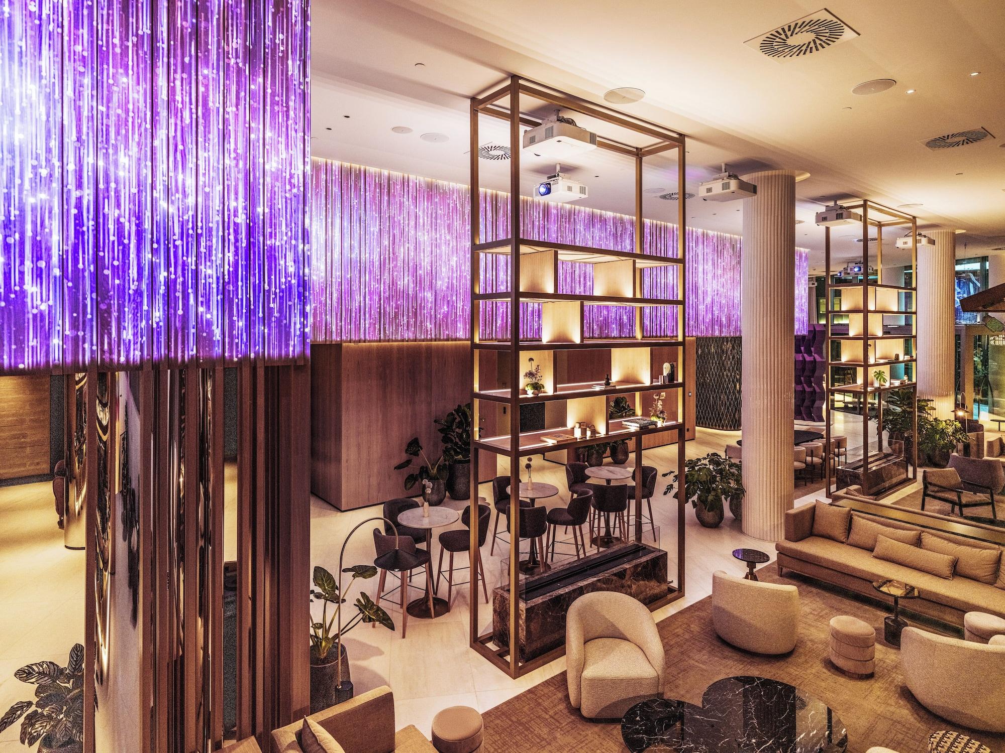 Vista Lobby ME Lisbon by Meliá