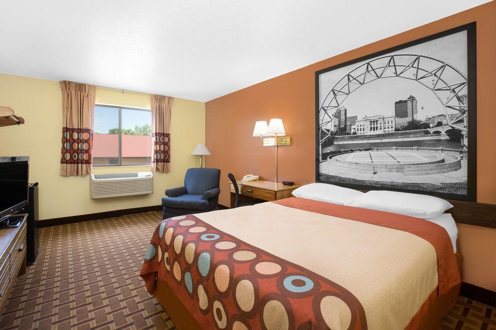 Vista Exterior Super 8 By Wyndham Boone