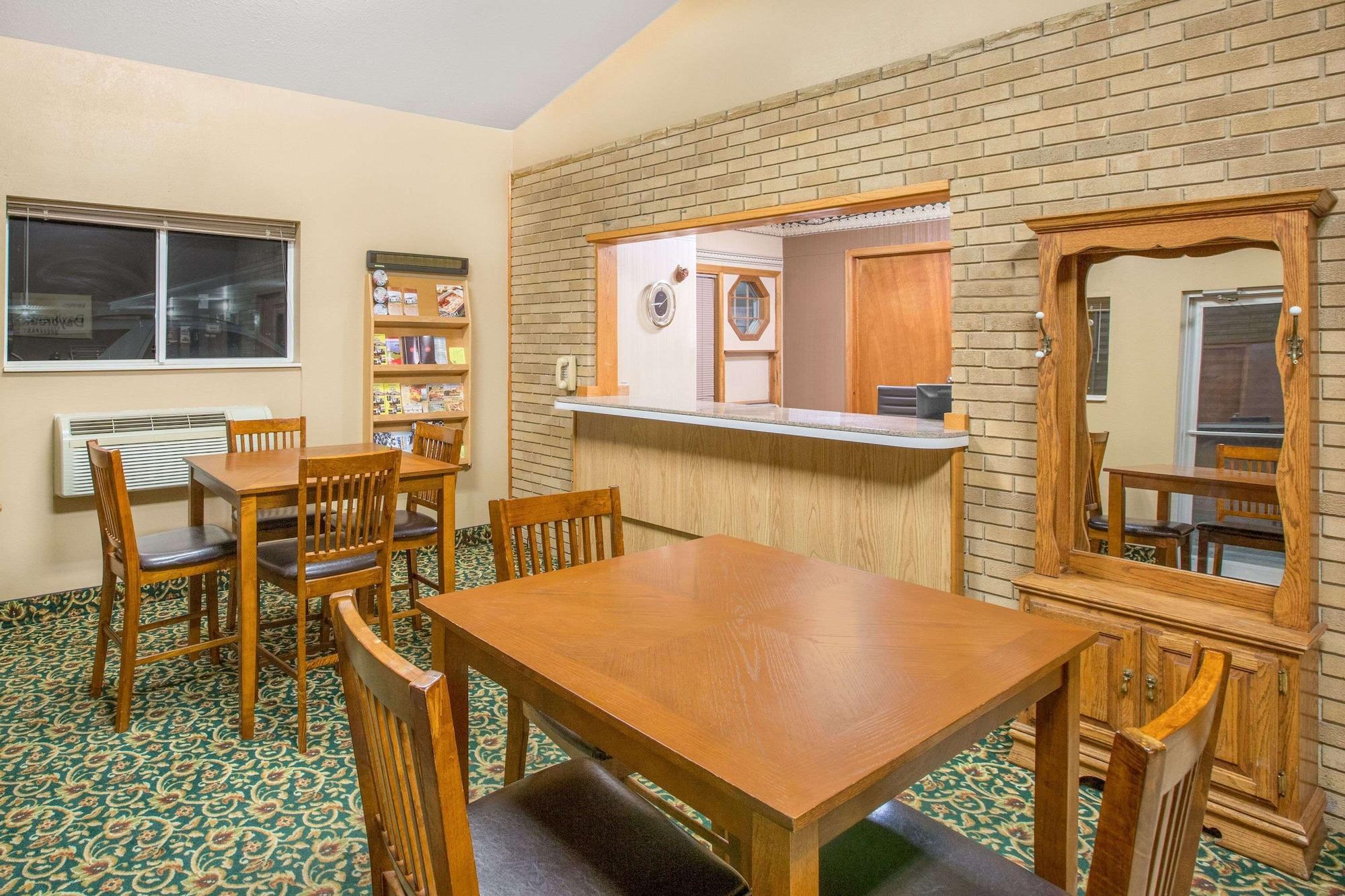 Restaurant Days Inn by Wyndham Worthington