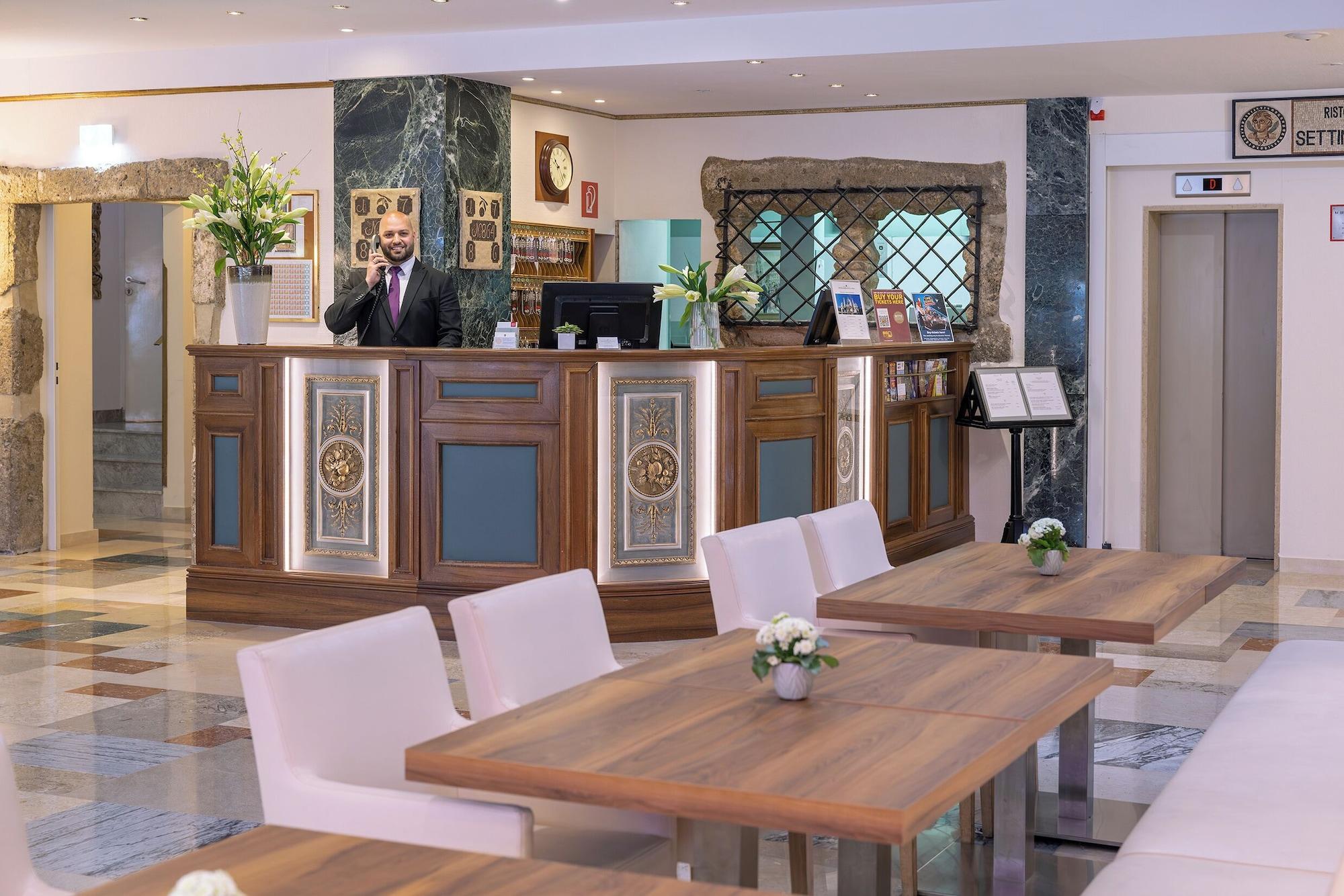 Vista Lobby Hotel Royal