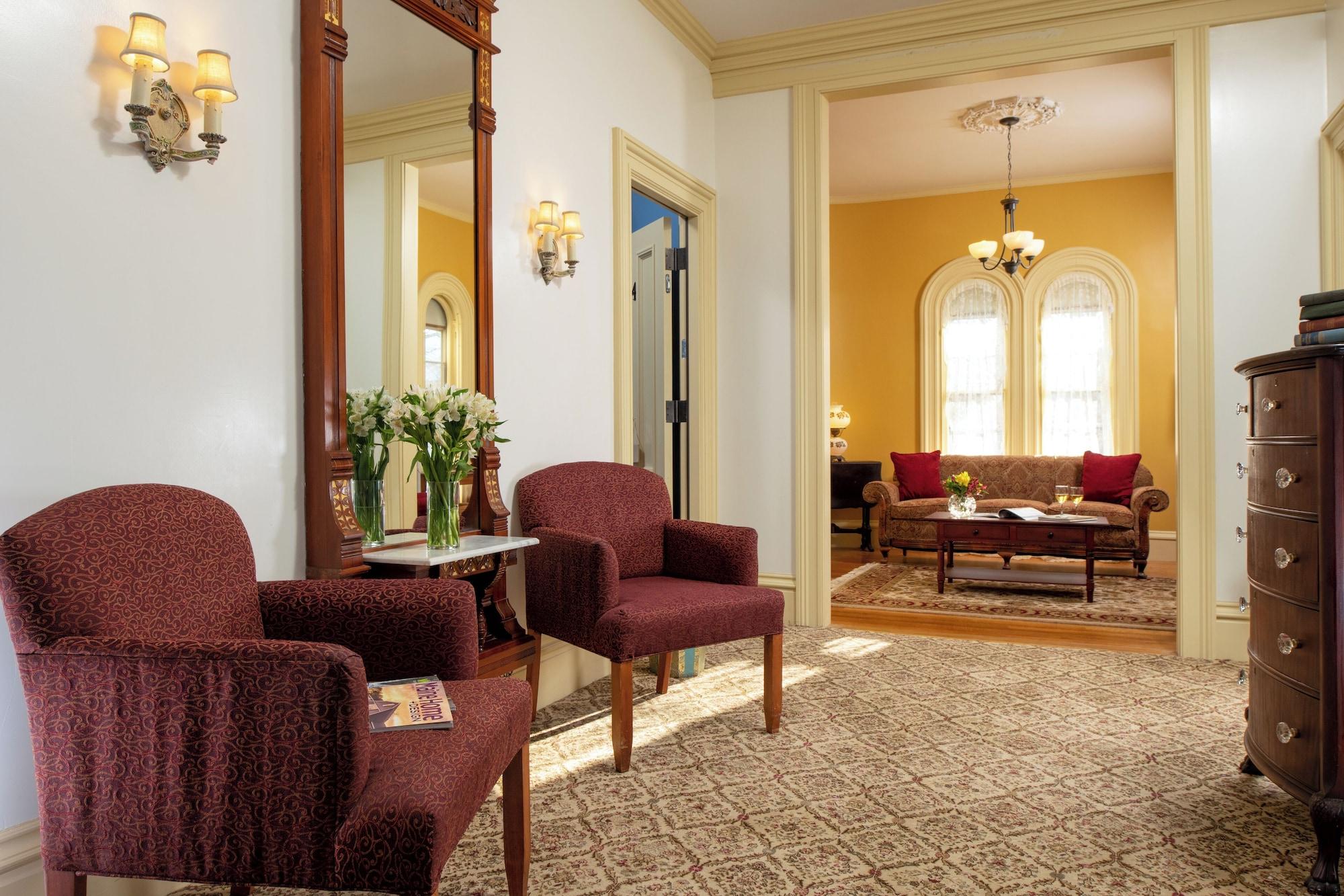 Varios Rockland Talbot House