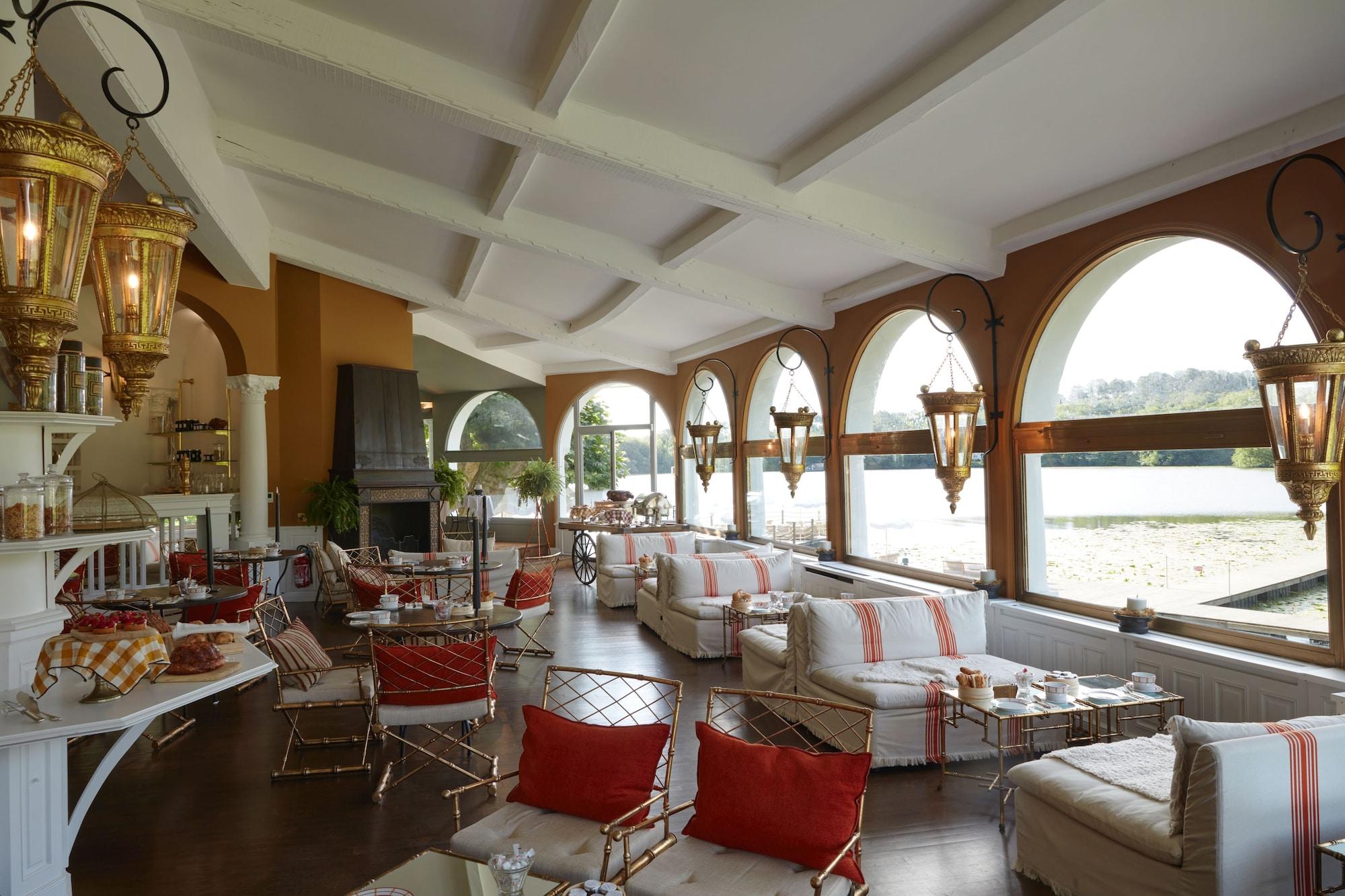 Restaurant Brindos, Lac & Château