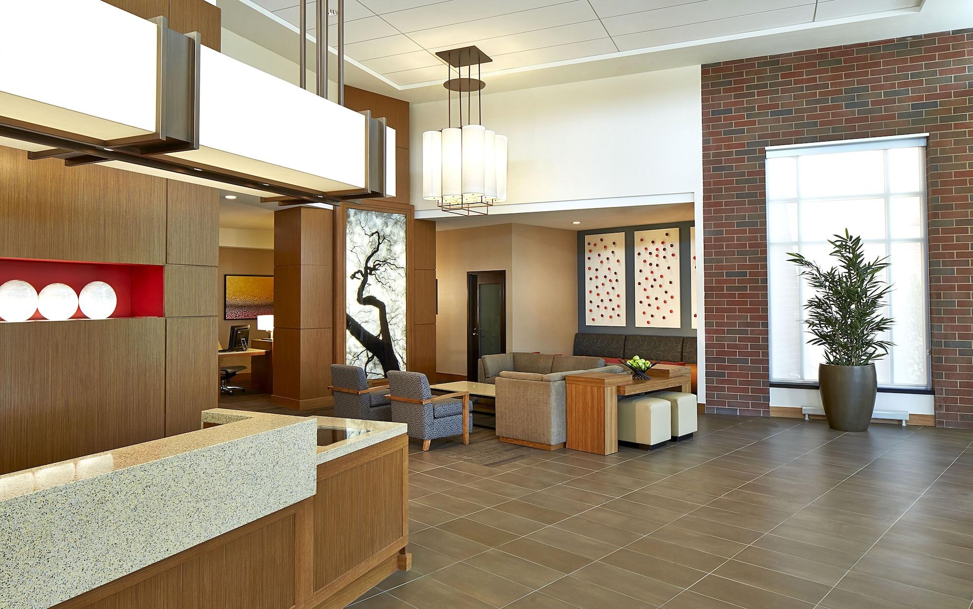 Vista Lobby Hyatt Place Lansing - East
