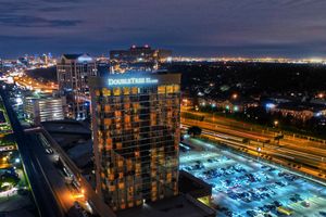 Alojamiento - DoubleTree by Hilton Dallas - Campbell Centre