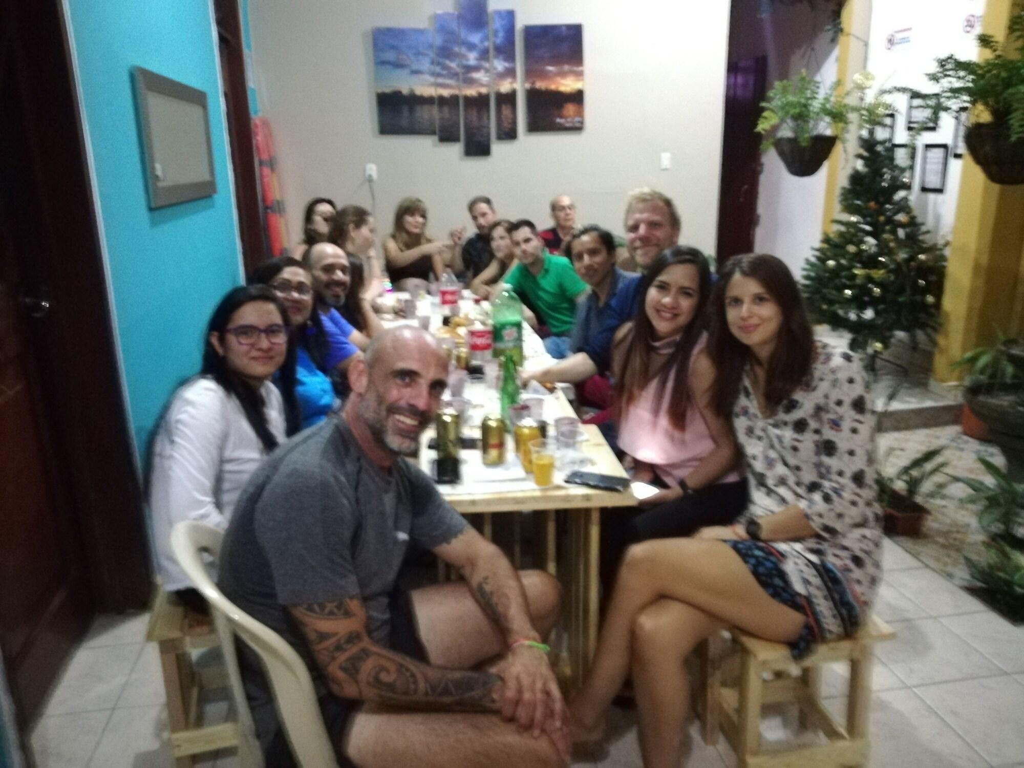 Salón de Baile La Casa de Adry - Hostal - Hostel