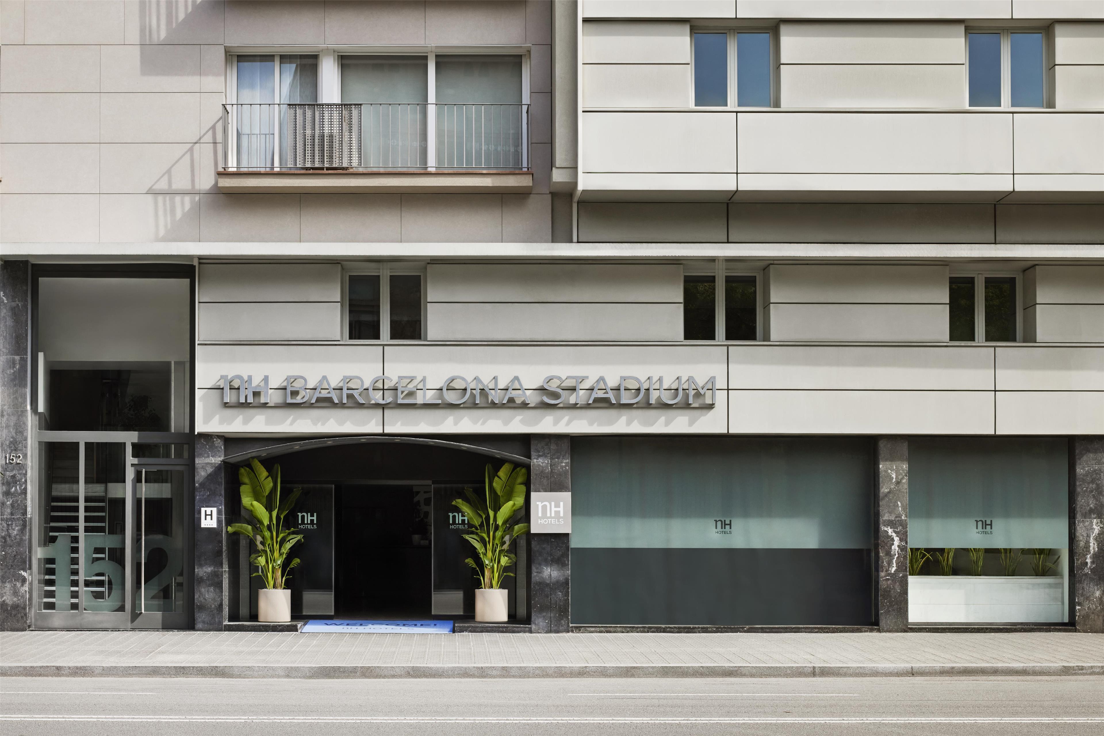 Vista Exterior NH Barcelona Stadium