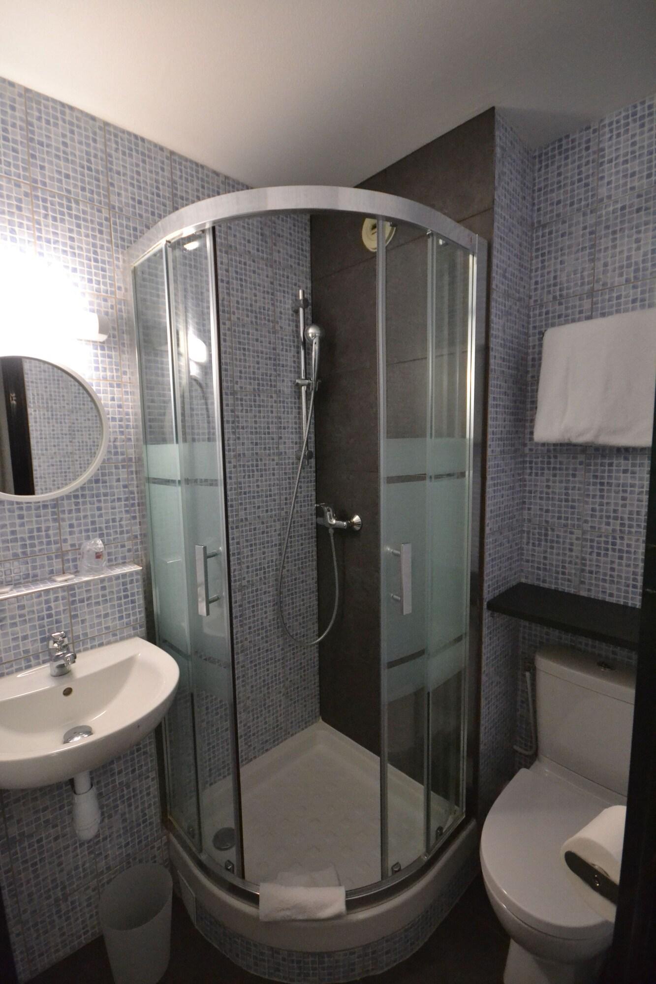 Equipamiento de Habitación Brit Hotel Baillet en France