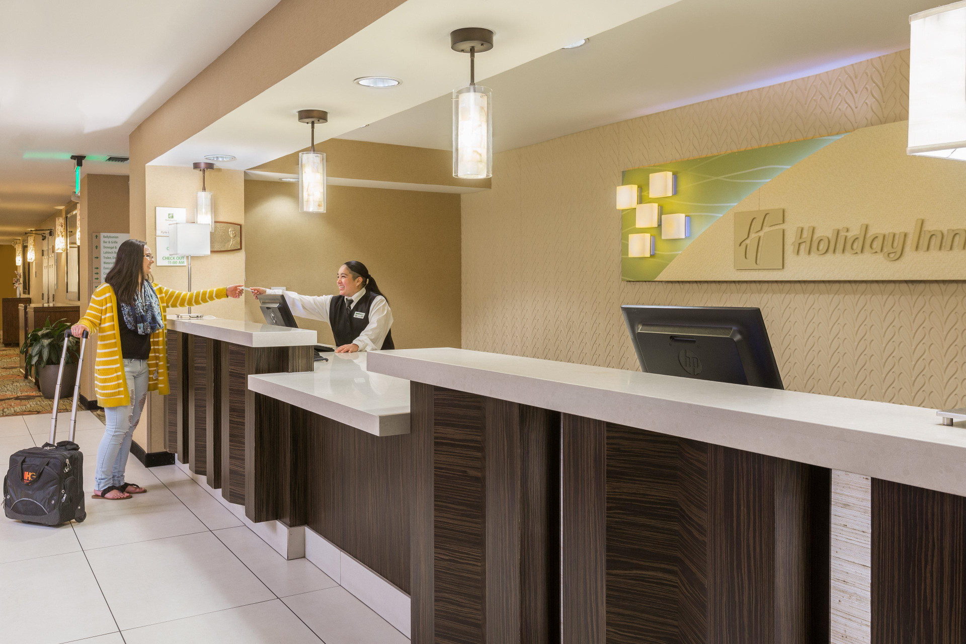 Vista Lobby Holiday Inn Dublin-Pleasanton by IHG