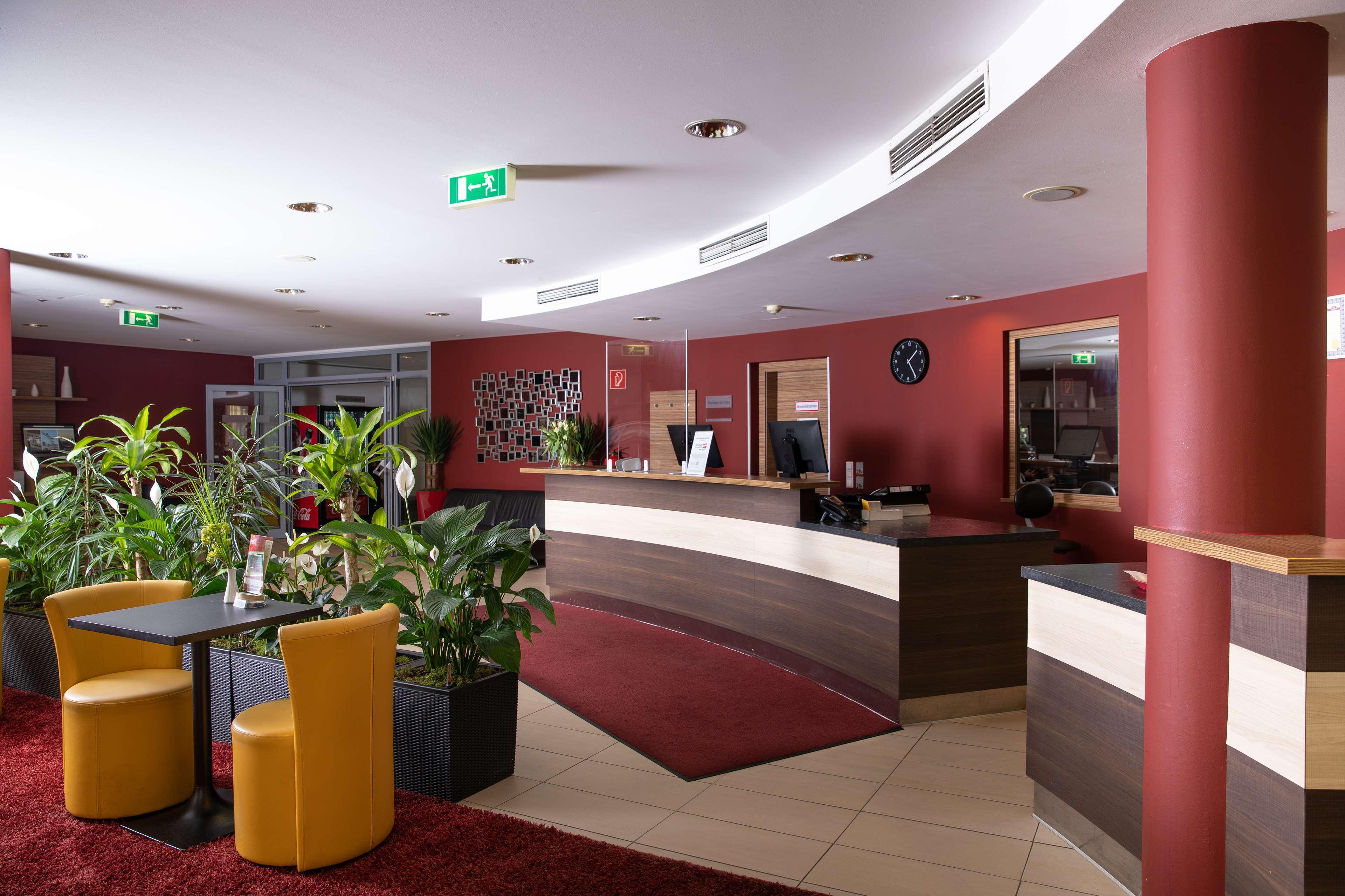 Vista Lobby Hotel Senator