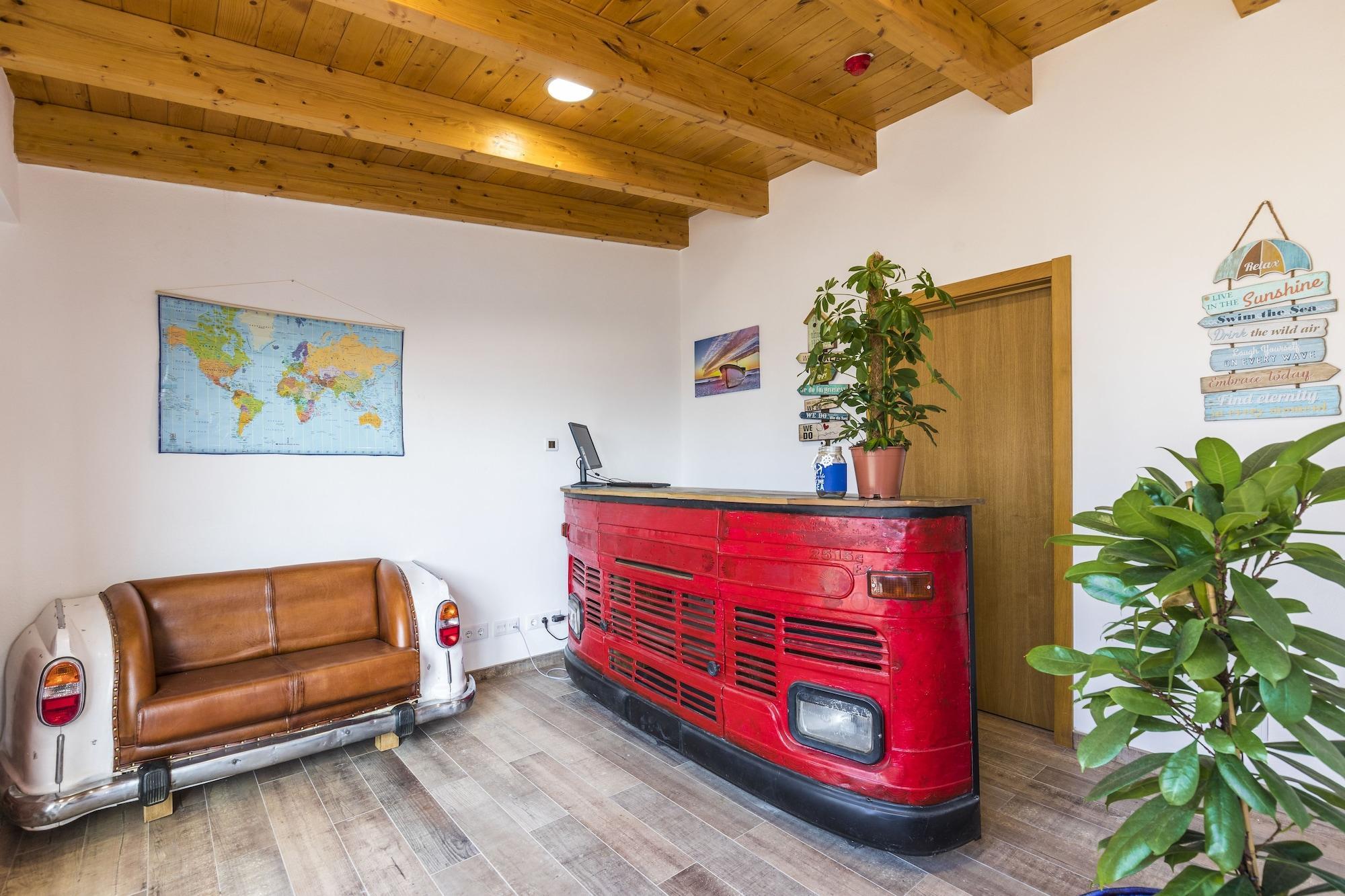 Vista Lobby Sagres Sun Stay - Surf Camp & Hostel