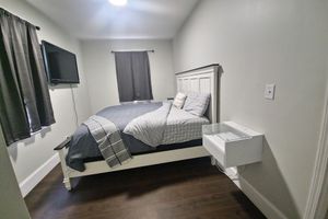 Alquiler Vacacional - Charming 2-bedroom apartment in  St. Louis with AC, WiFi, & in-unit laundry!