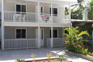 Alojamiento - Rocky Cay Lodging
