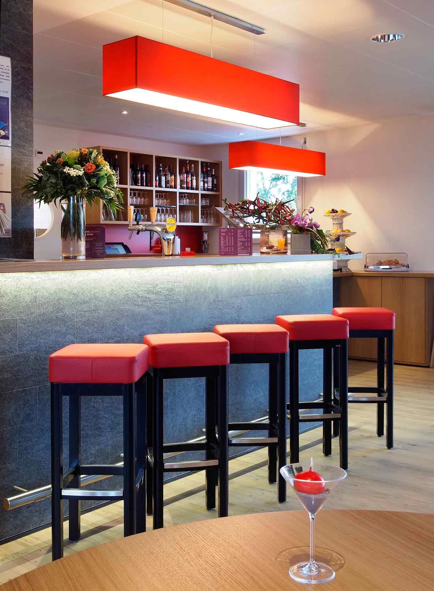 Bar/Salón ibis Bulle La Gruyere