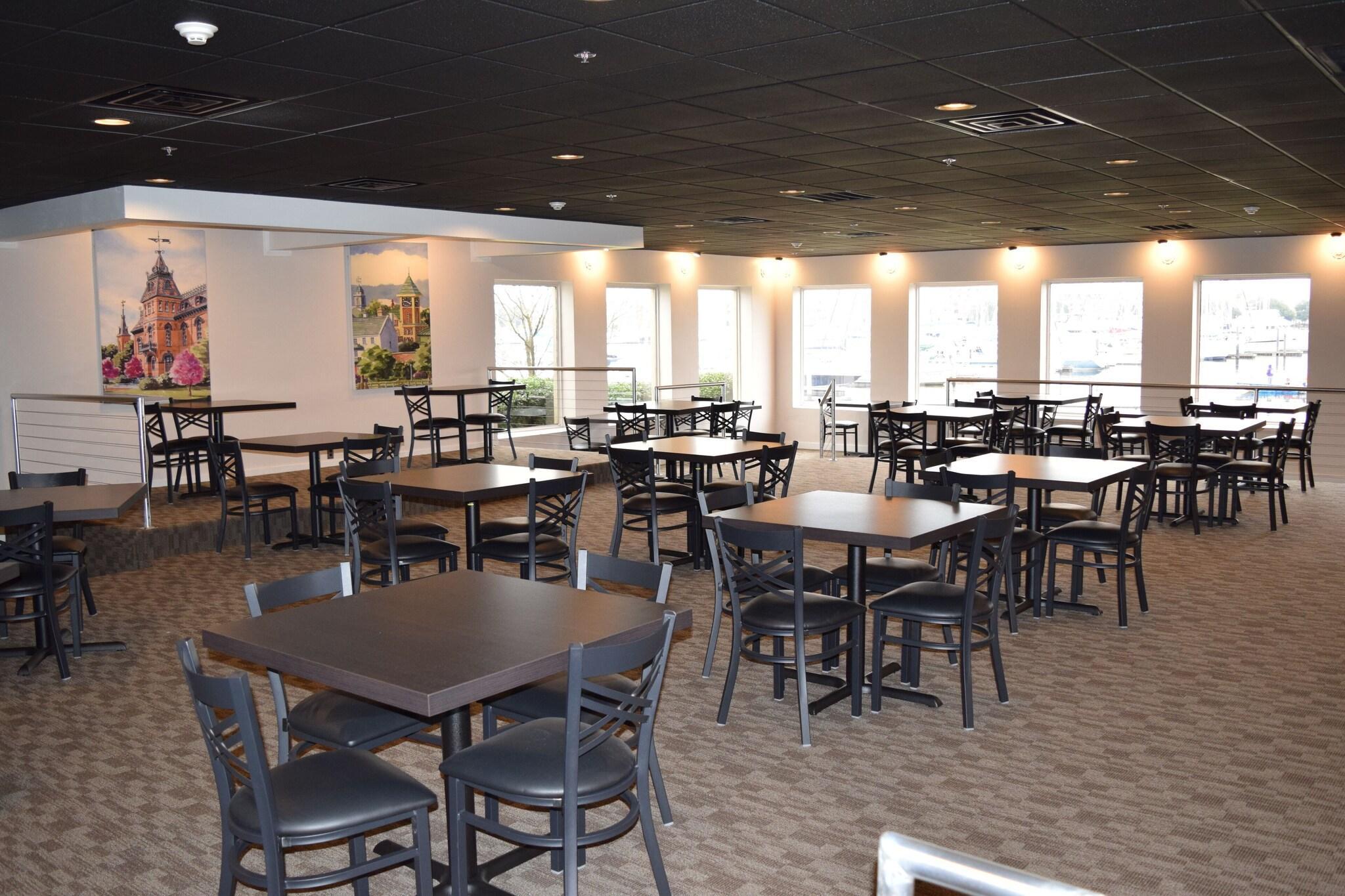 Restaurant BridgePointe Hotel & Marina