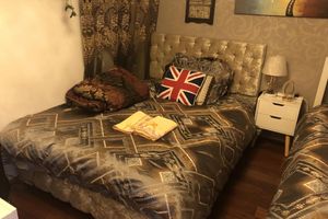 Renta temporal - Centrally located 4 bedroom house with garden free parking in Zone 1 London