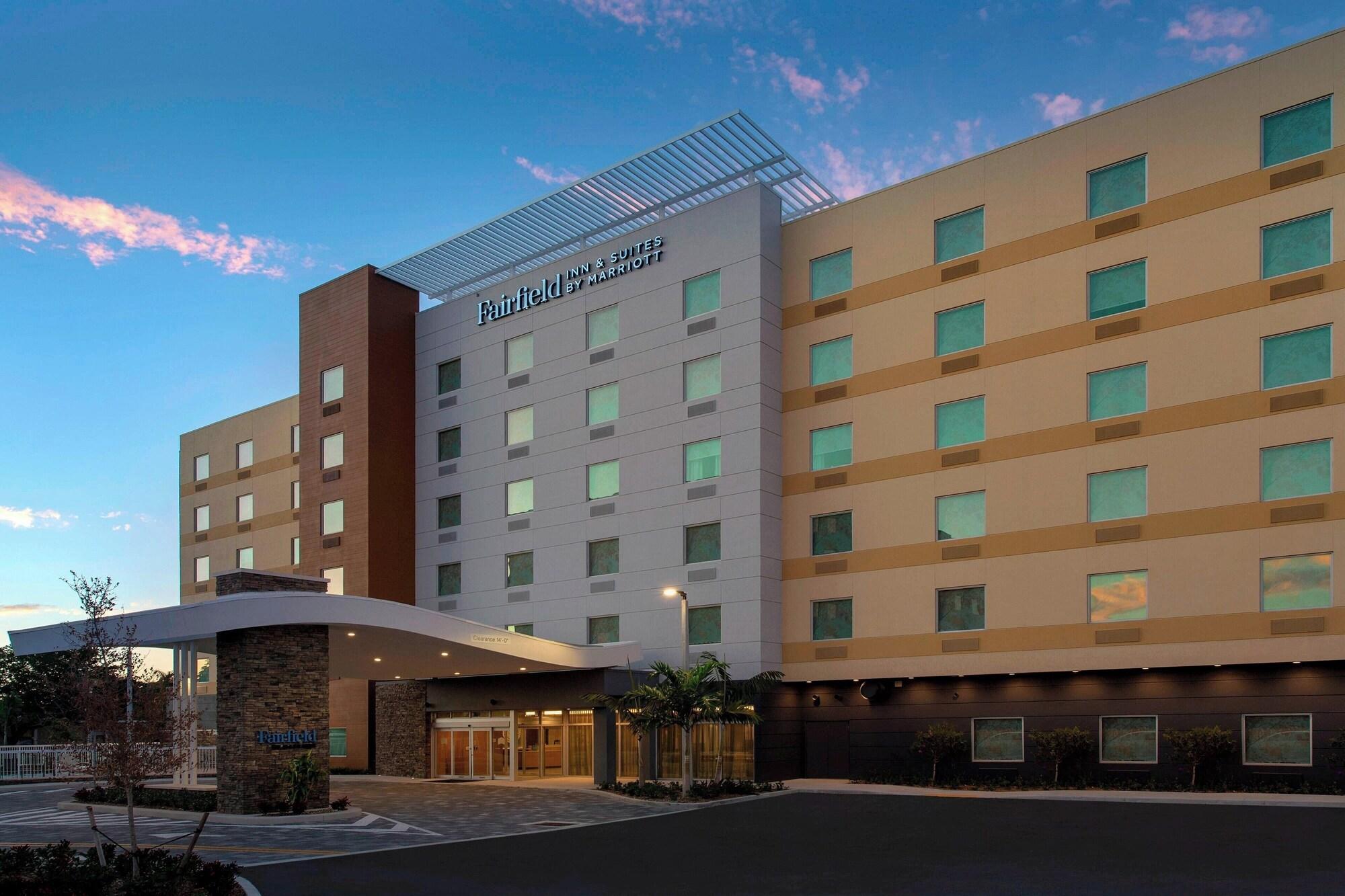 Vista Exterior Fairfield Inn & Suites by Marriott Miami Airport West/Doral