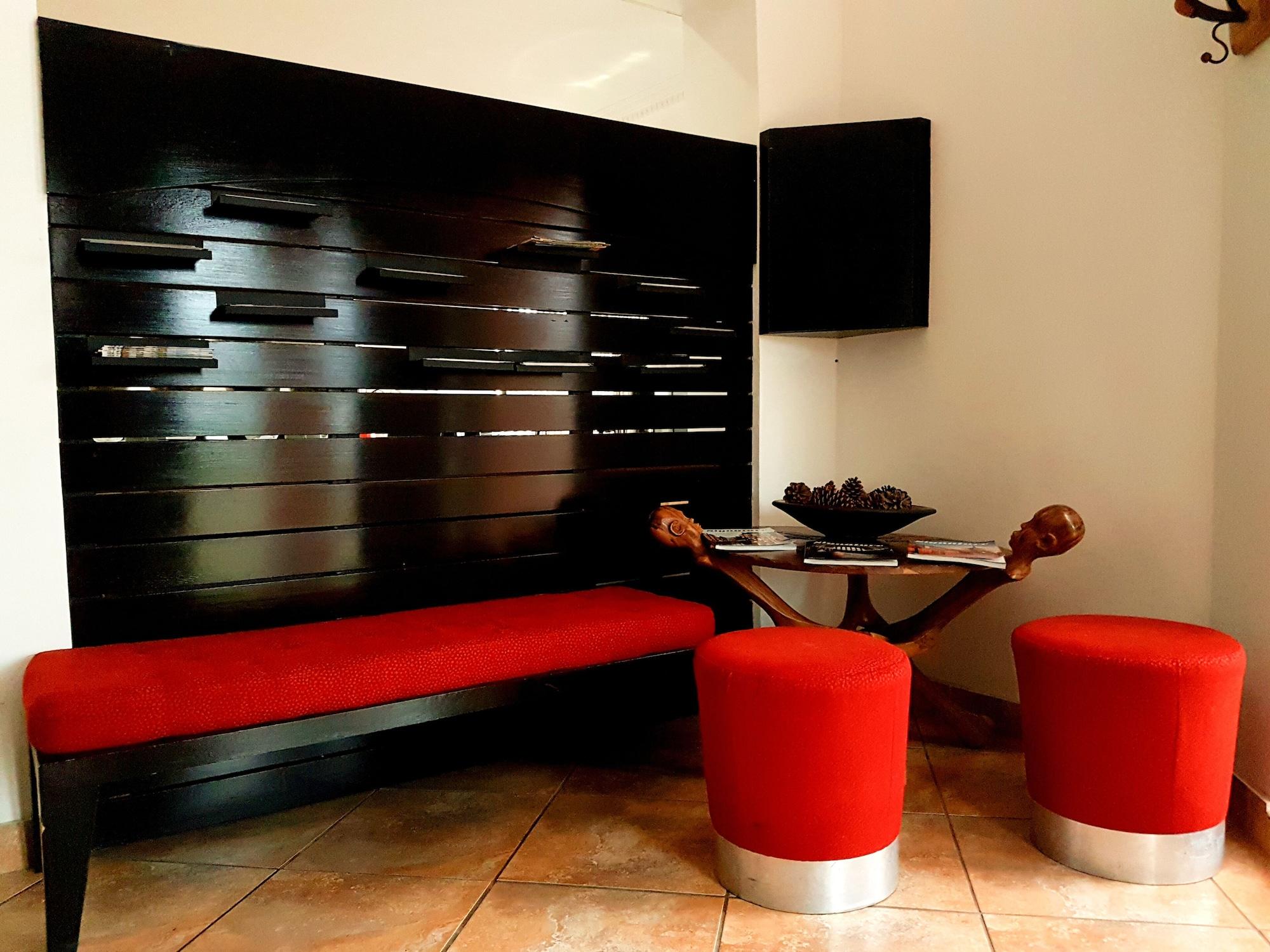 Vista Lobby Me Casa Guest House