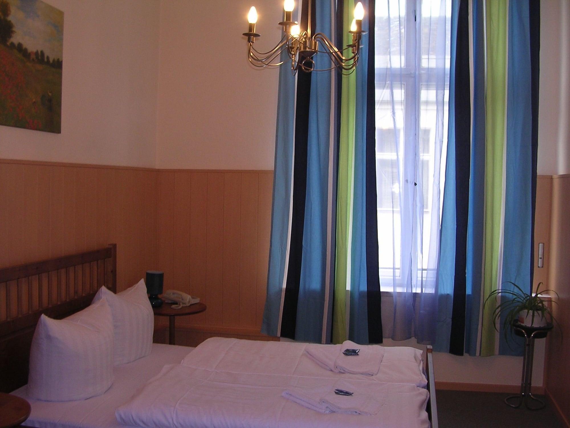 Habitación Hotel Pension Rheingold