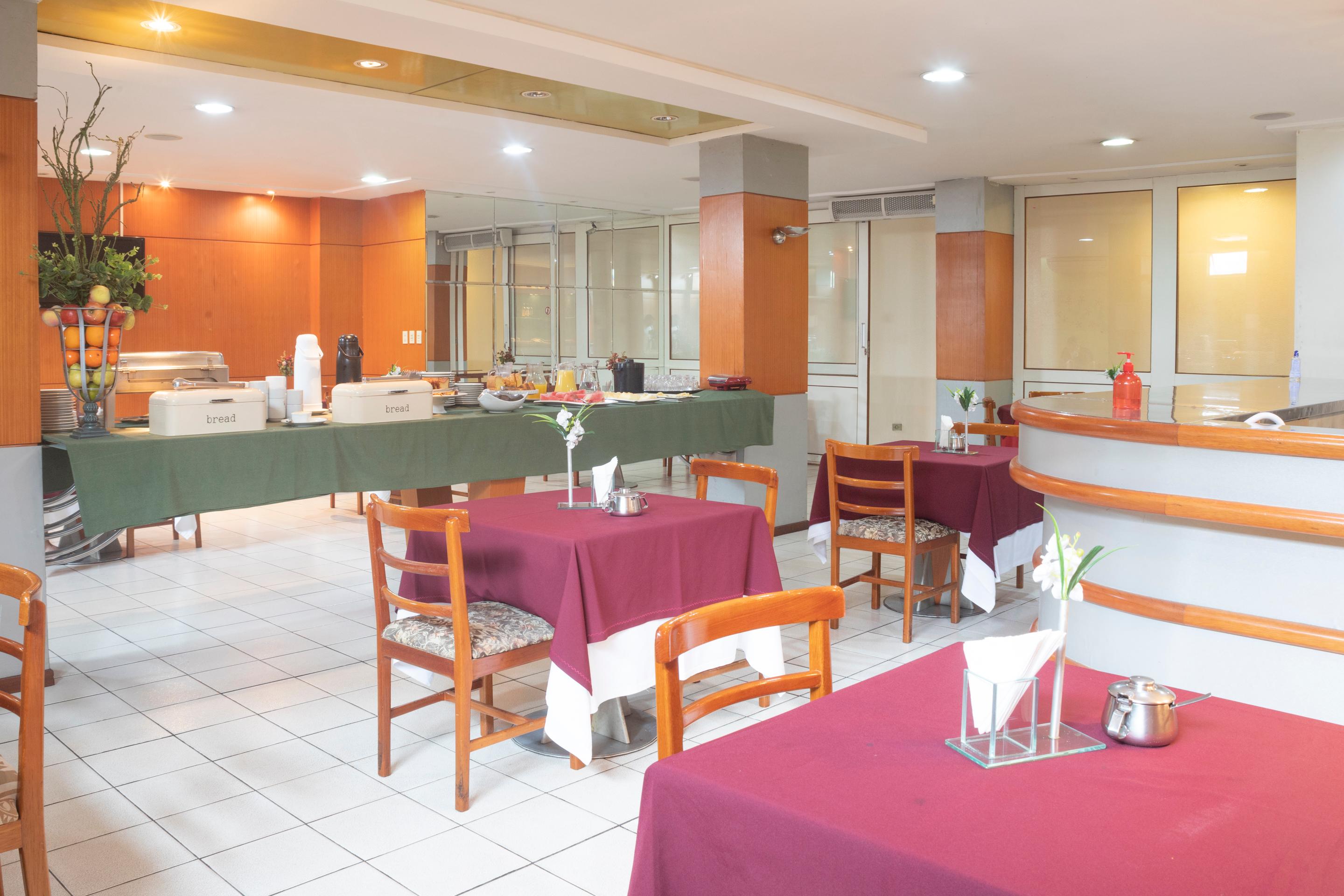 Restaurant OYO Real Palace Hotel, Teresina