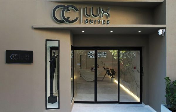 CCLUX Suites - Premium 40sqm Suites near Piraeus Port