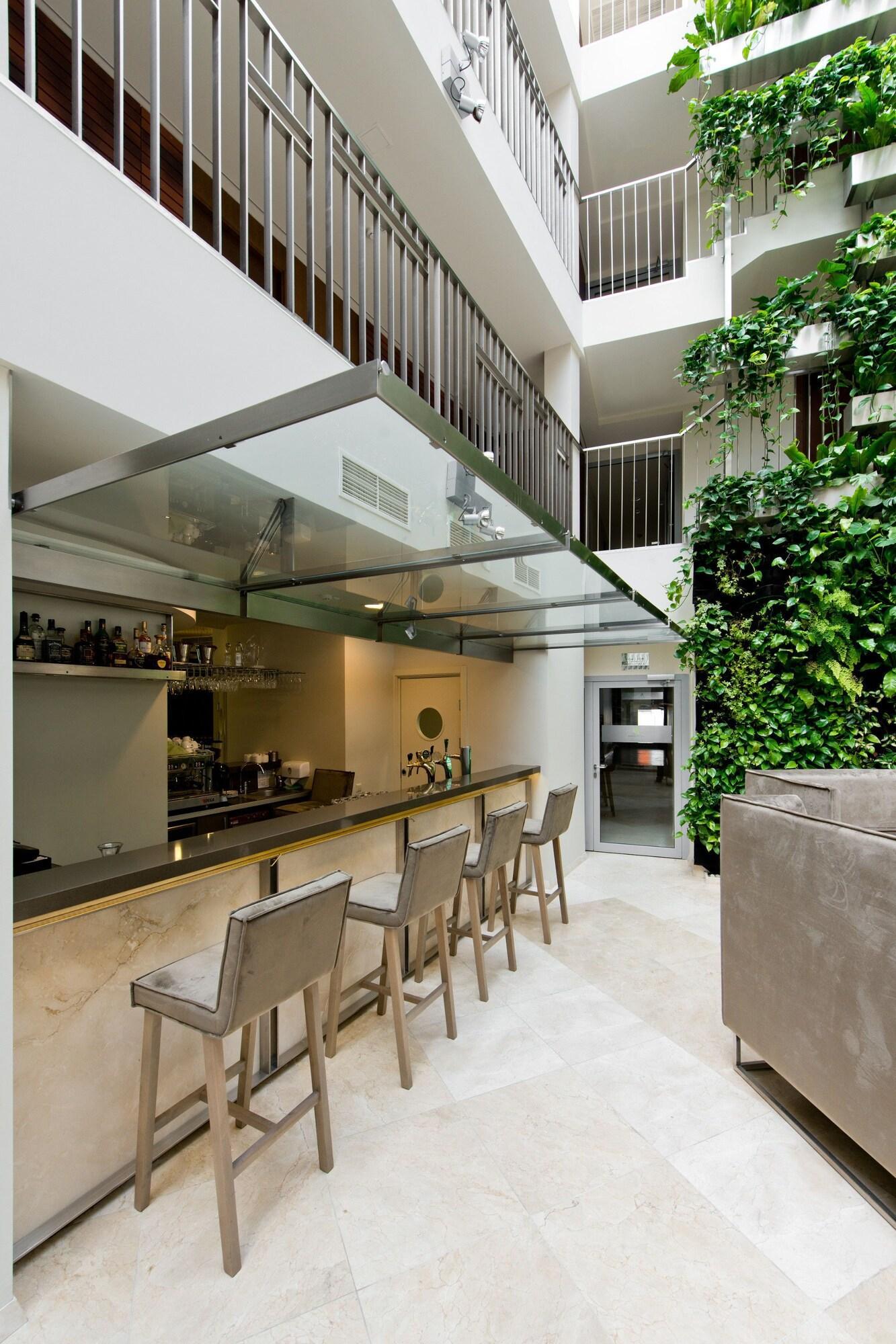 Bar/Salón Mana Suites & Sea