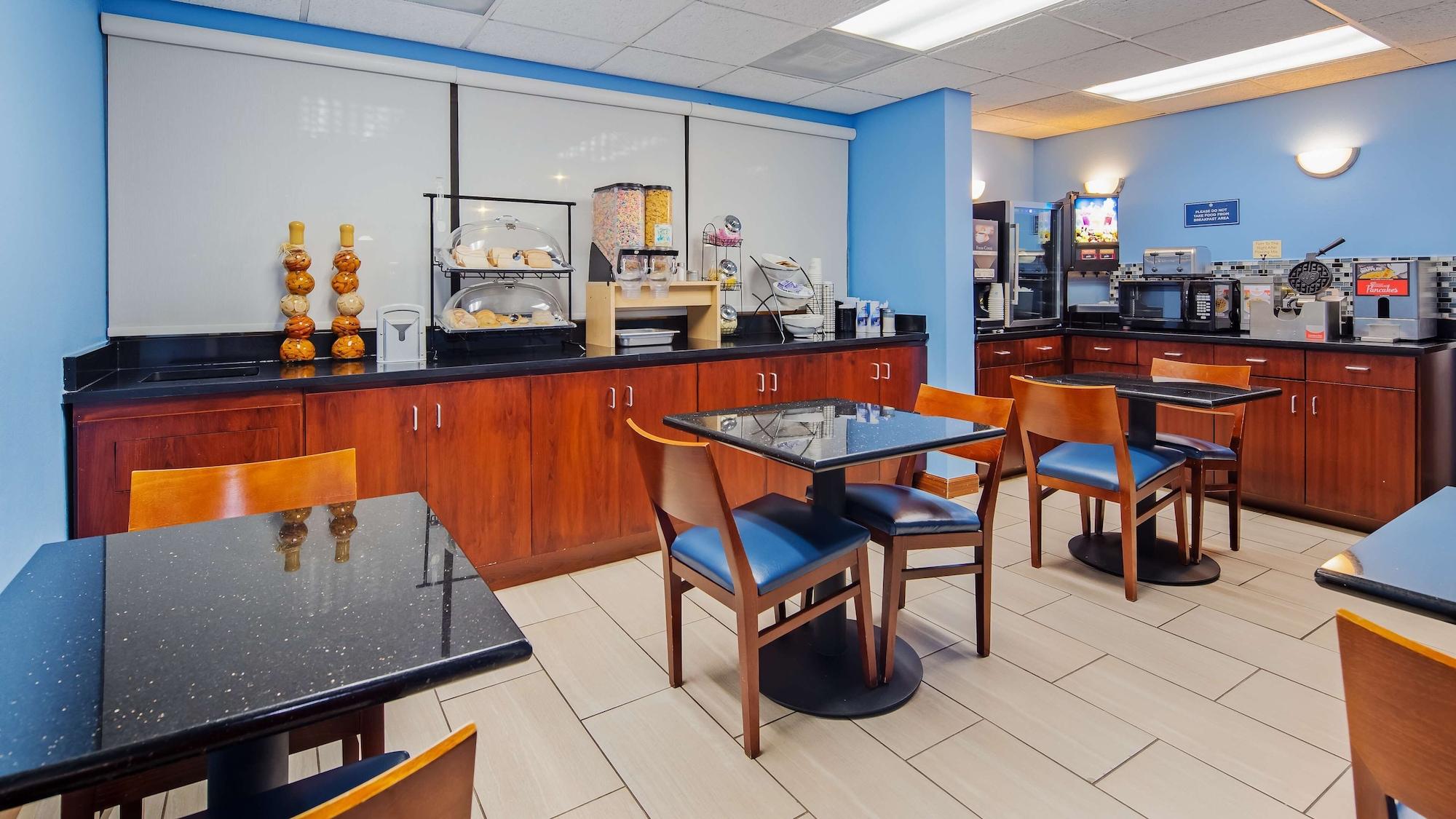 Restaurant SureStay Hotel by Best Western Lenoir City
