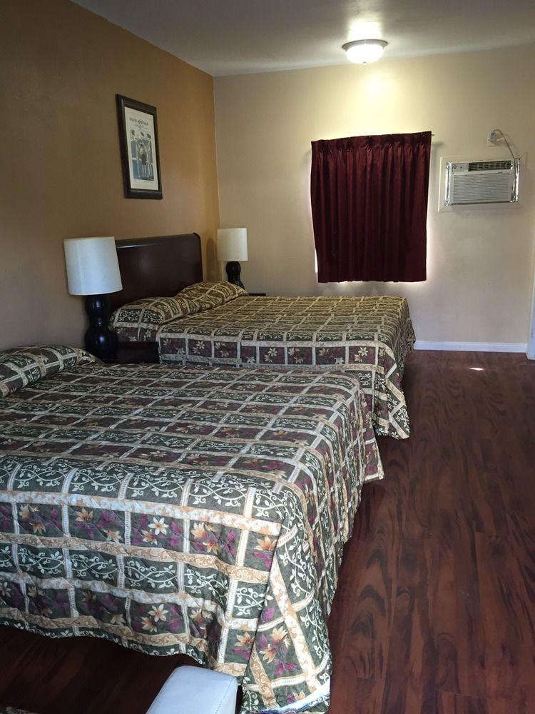 Varios El Cajon Inn & Suites
