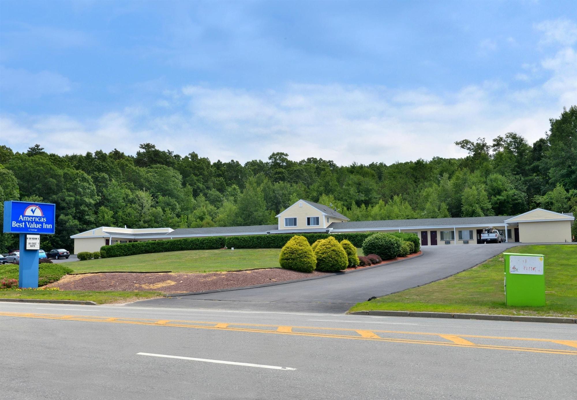 Vista Exterior Americas Best Value Inn Providence North Scituate
