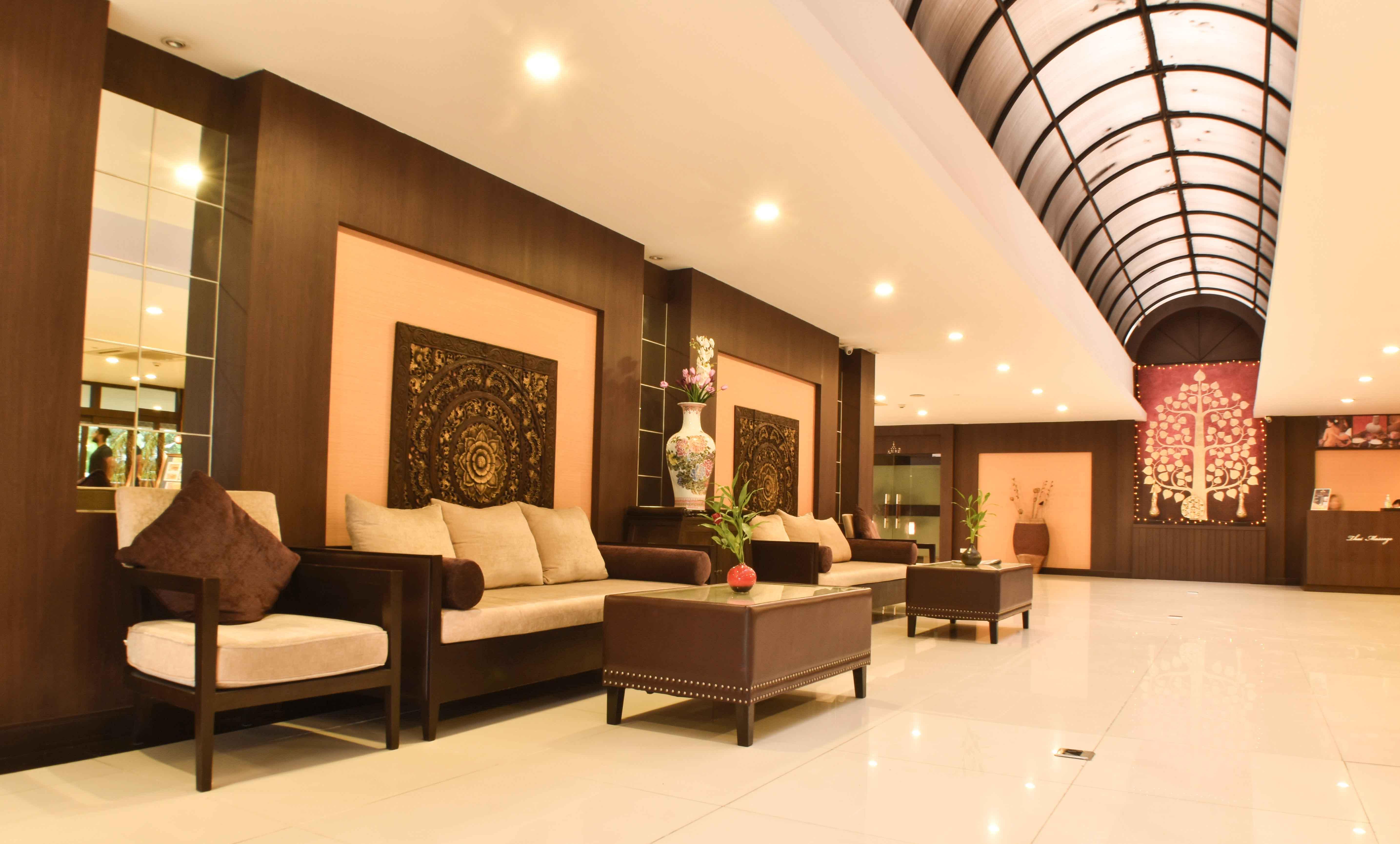 Vista Exterior Boss Suites Nana Hotel