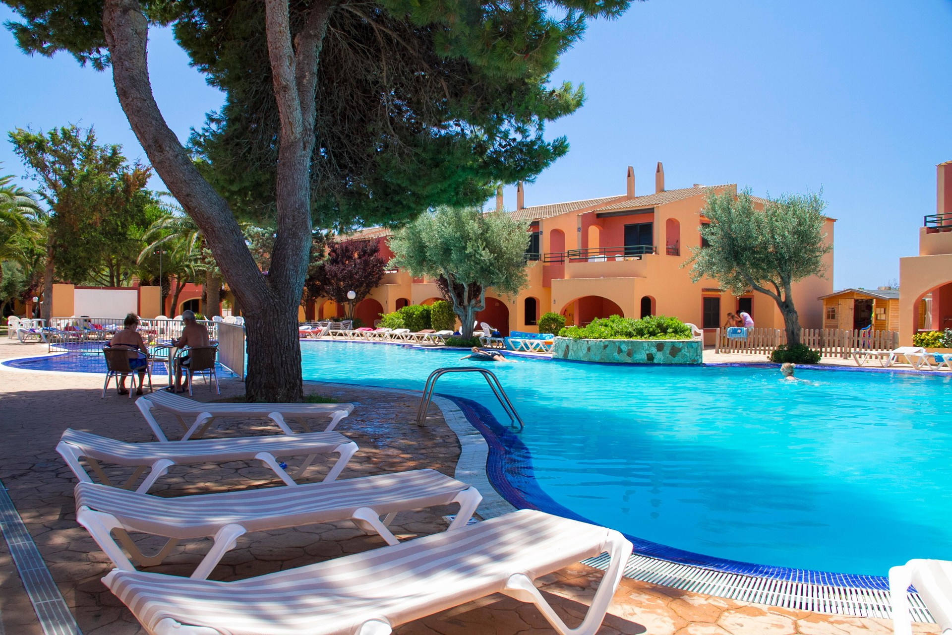 Vista Piscina Aparthotel Club Andria