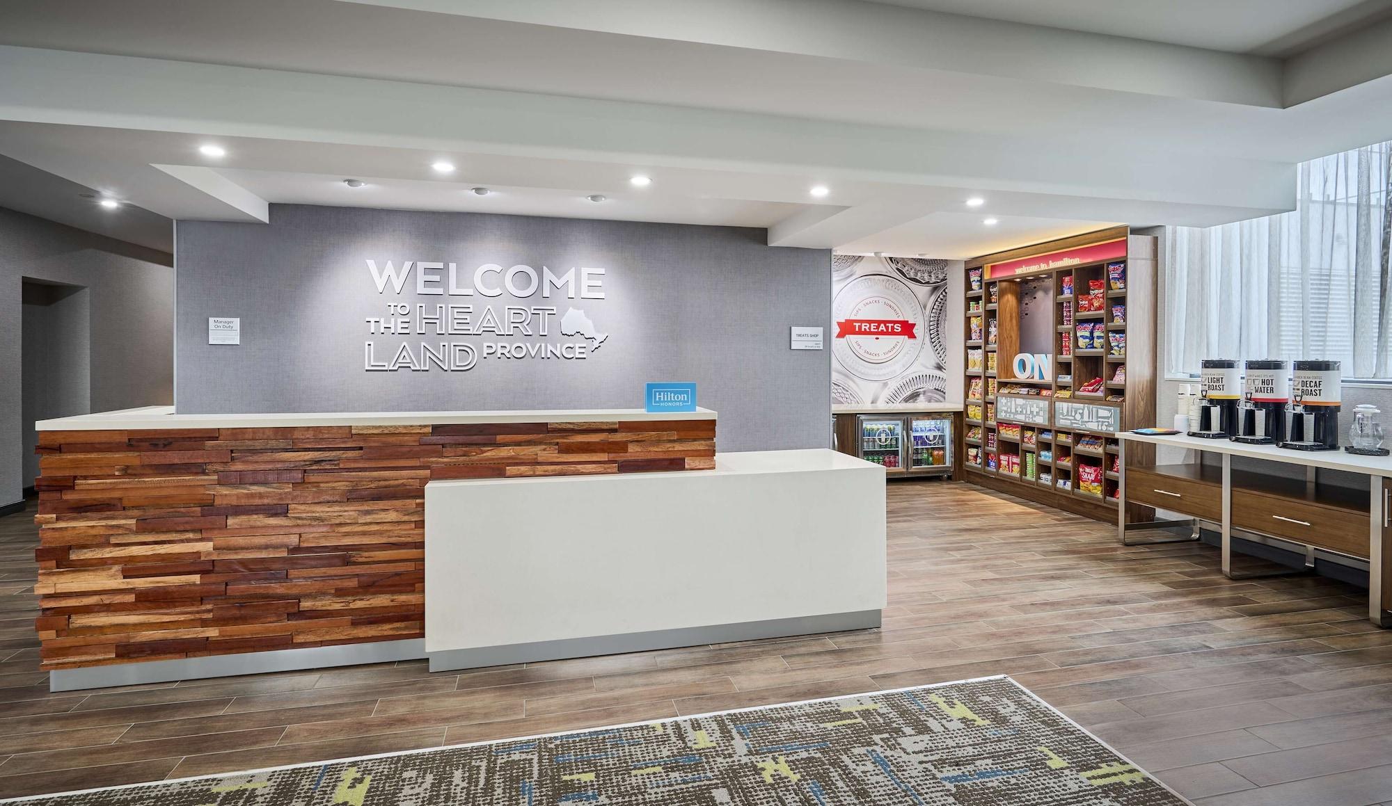 Vista Lobby Hampton Inn by Hilton Hamilton