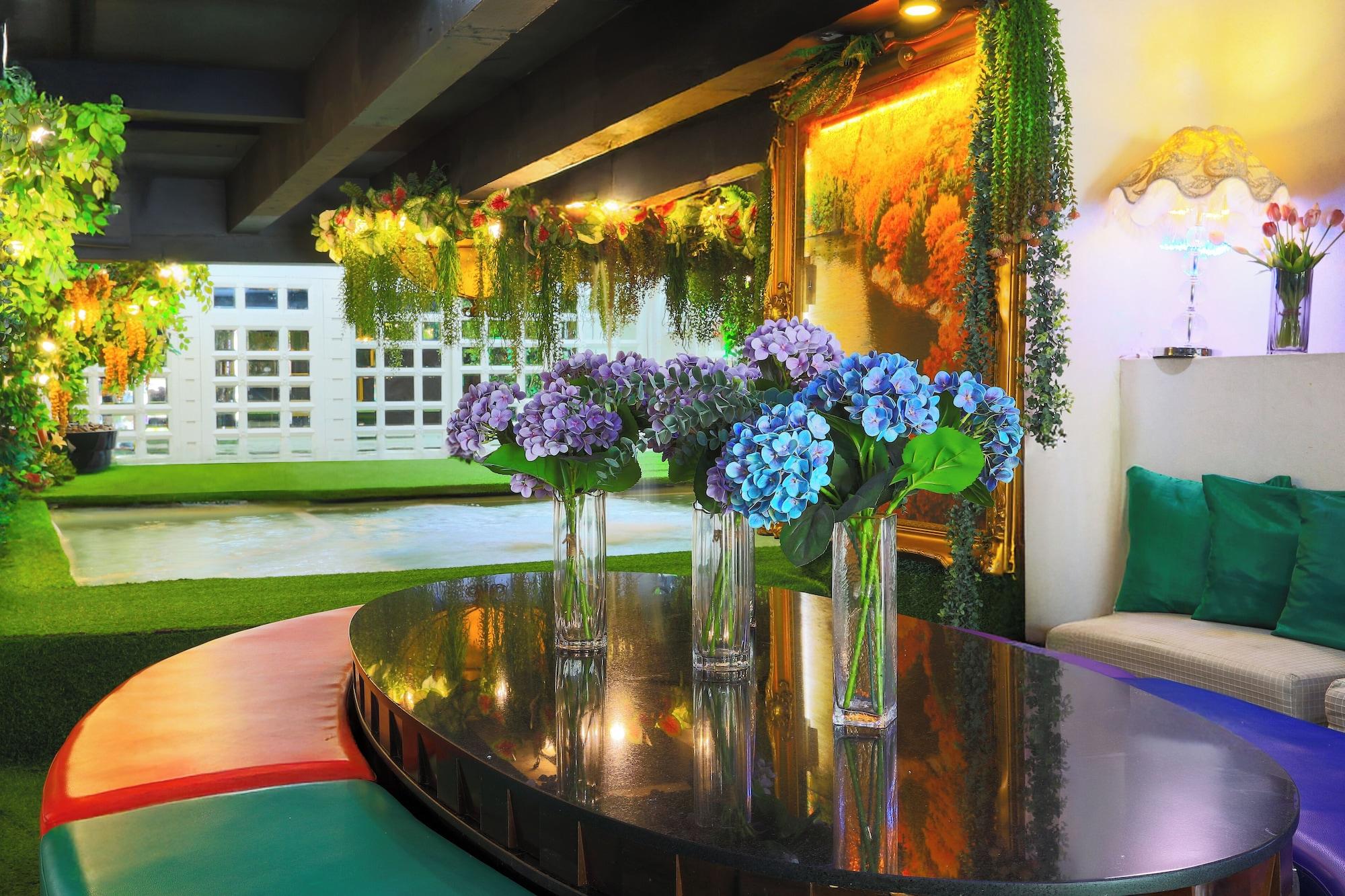 Vista Lobby Diamond City Hotel