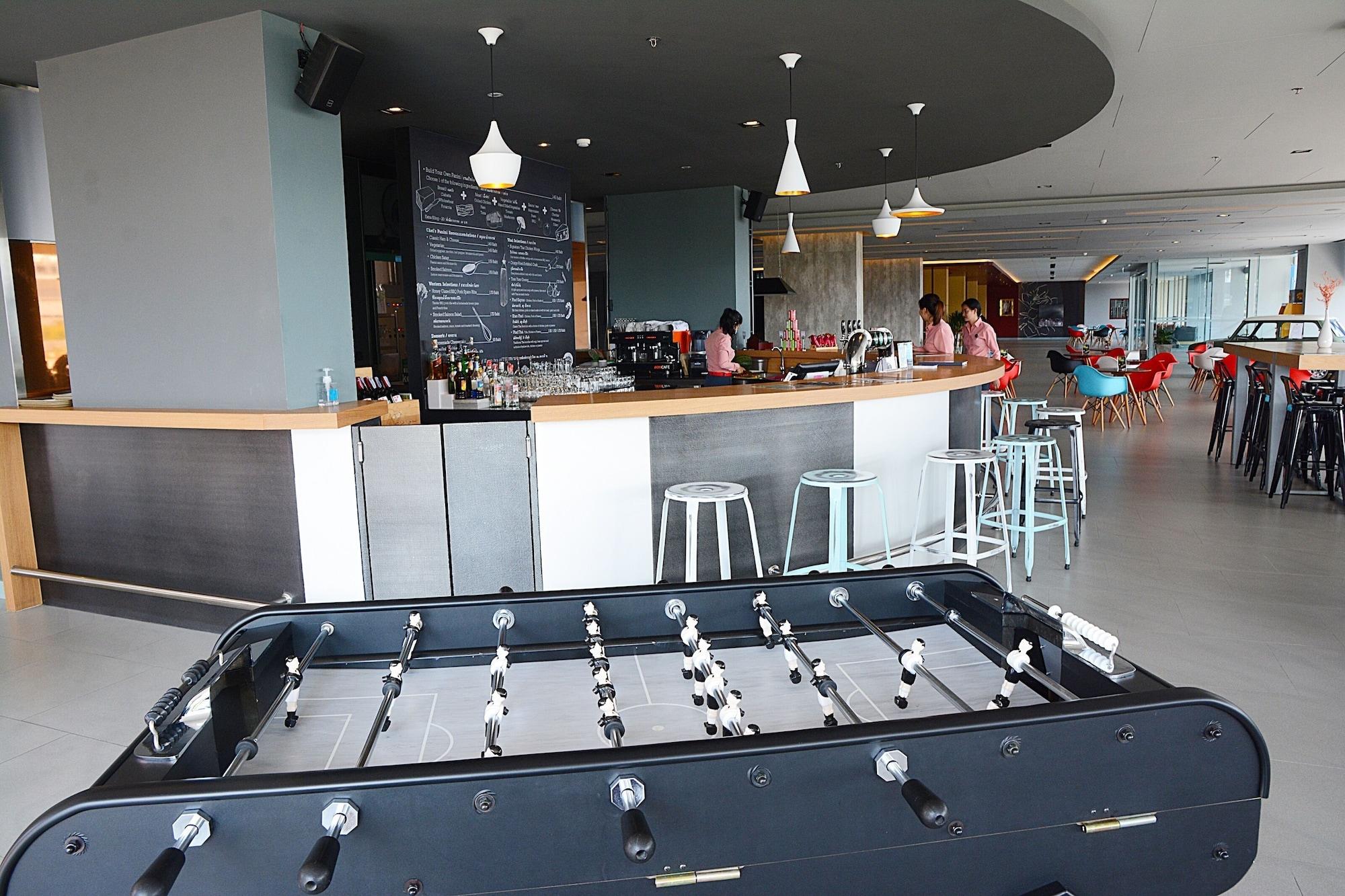 Bar/Salón ibis Bangkok IMPACT