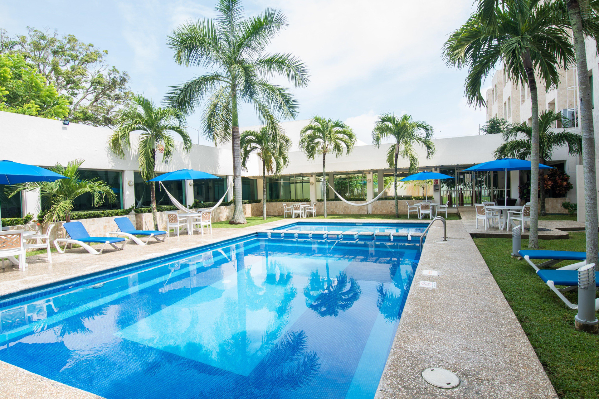 Vista Piscina Holiday Inn Express Paraiso Dos Bocas