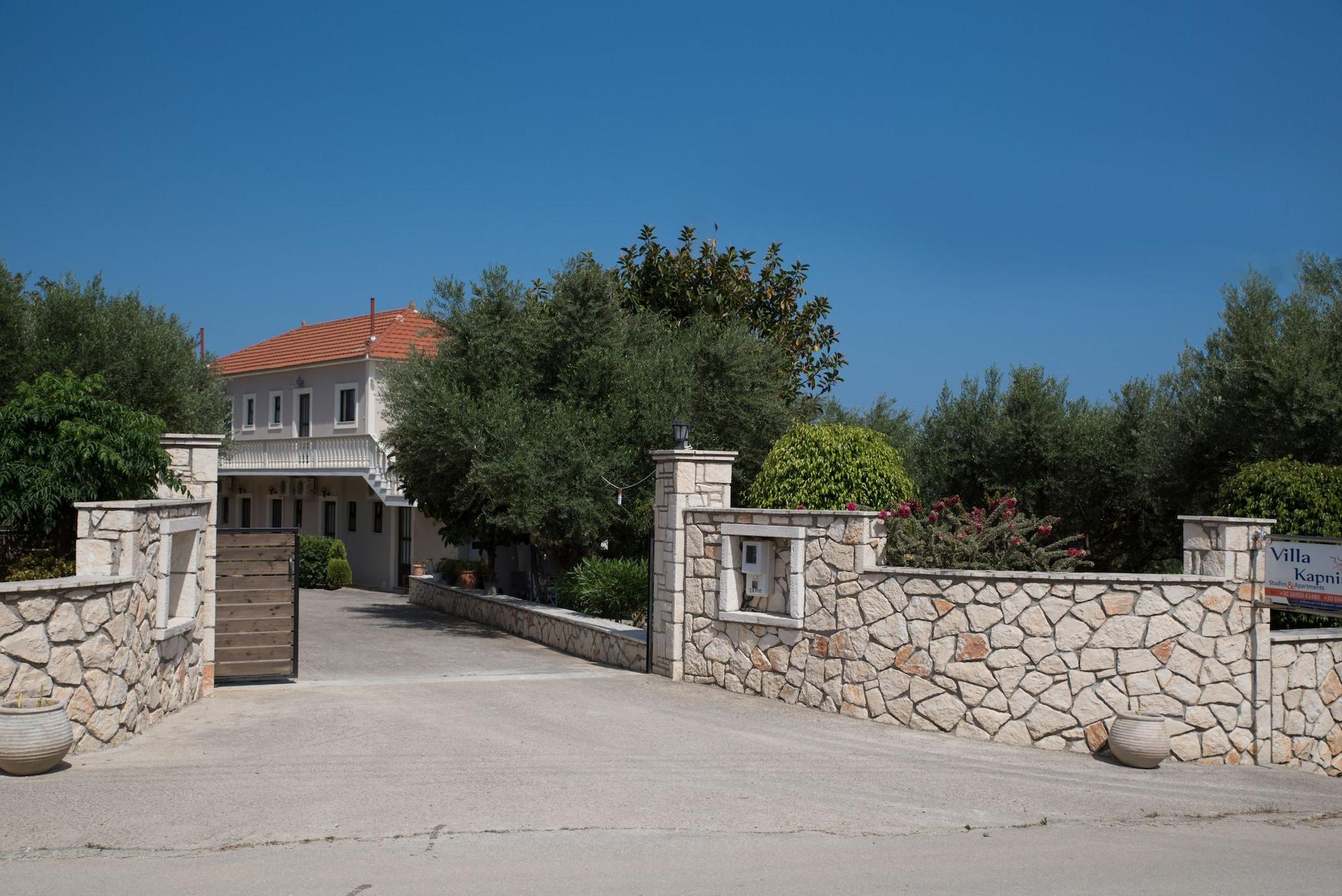 Vista Exterior Villa Kapnisi