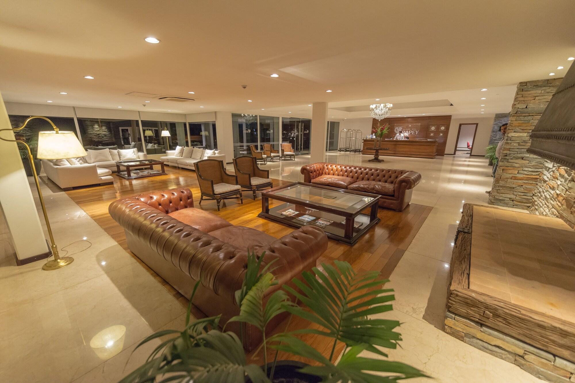Vista Lobby Altos del Arapey Club de Golf & Hotel Termal