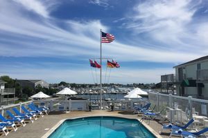 Alojamiento - Anchor In Distinctive Waterfront Lodging
