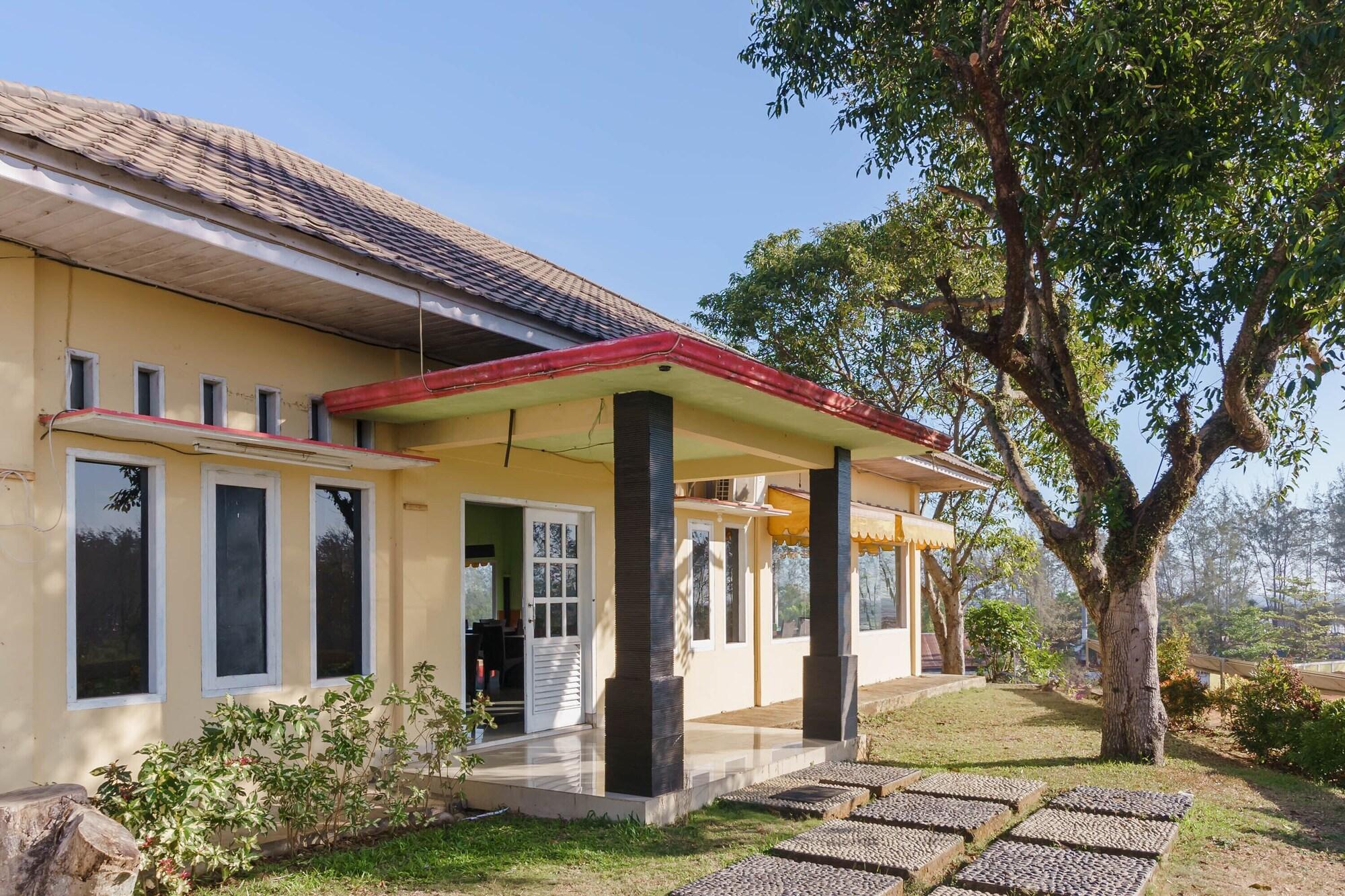 Vista Exterior RedDoorz @ Hotel Putri Gading Bengkulu