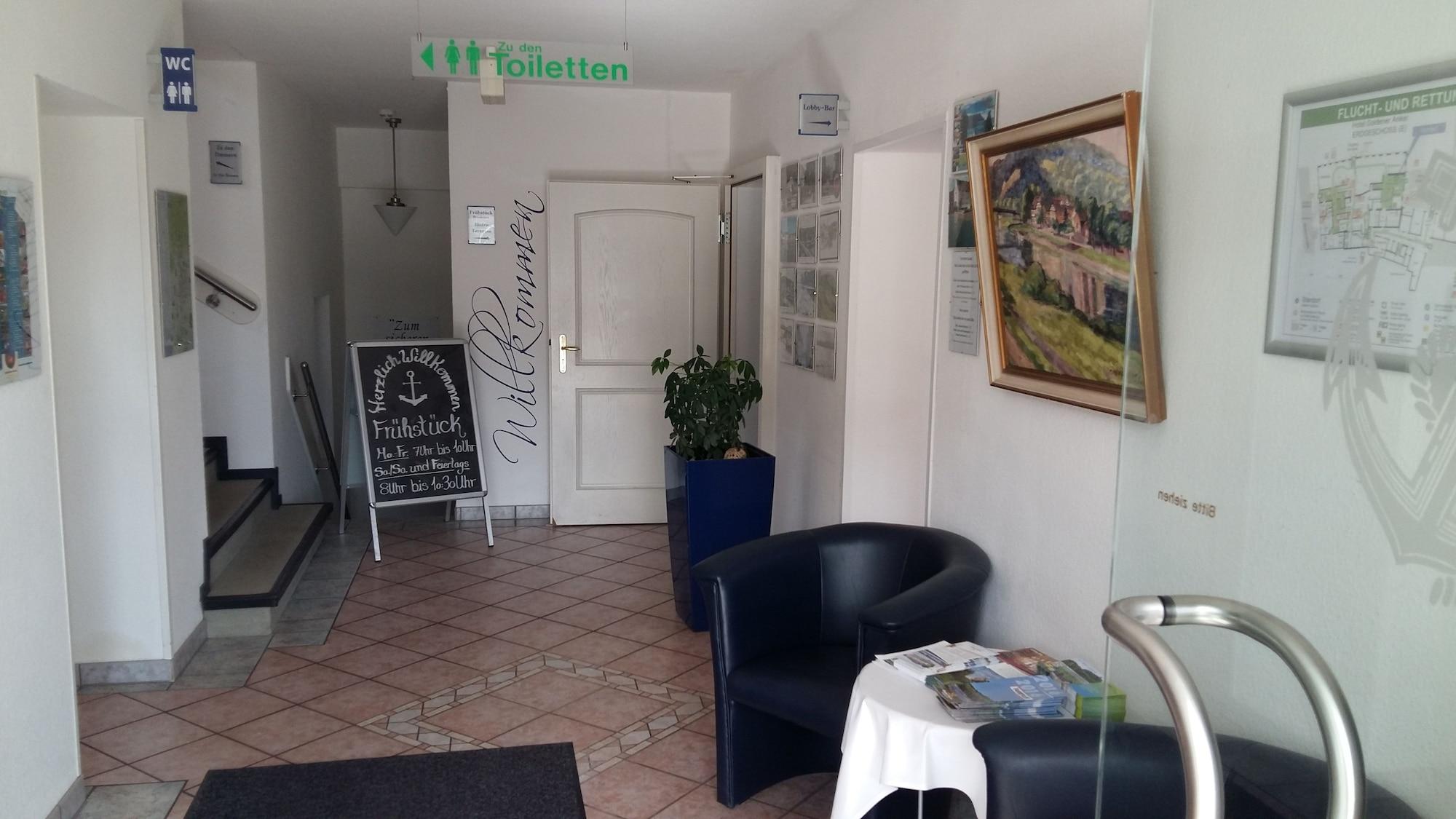 Vista Lobby Goldener Anker