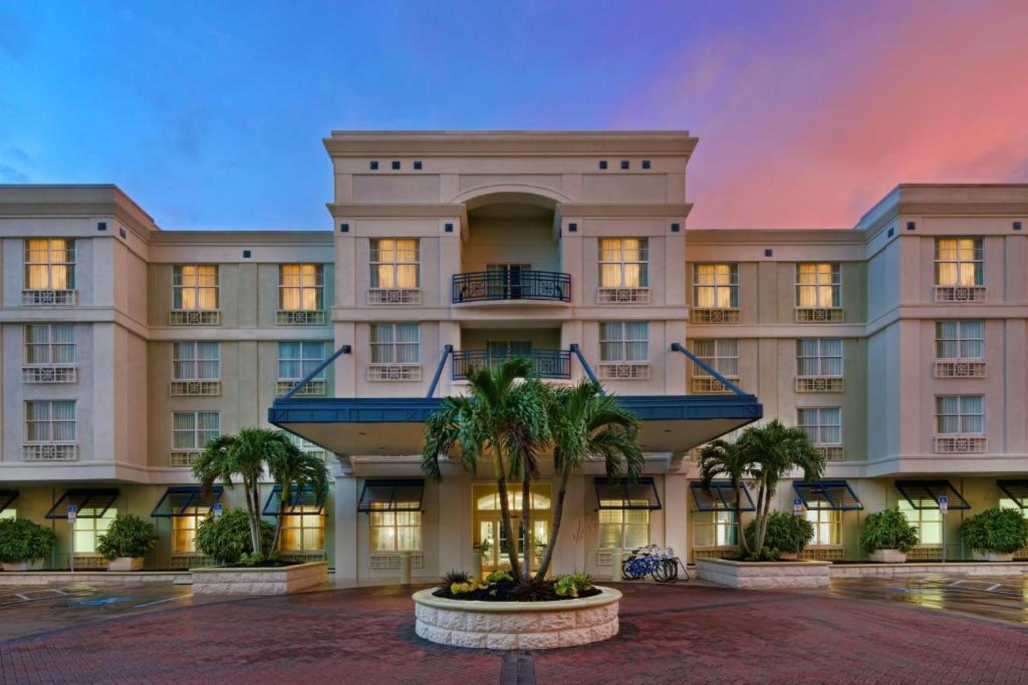 Vista Exterior voco Sarasota by IHG