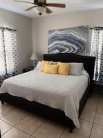 Aluguel por temporada - Modern Condo near Beach w/outdoor pool