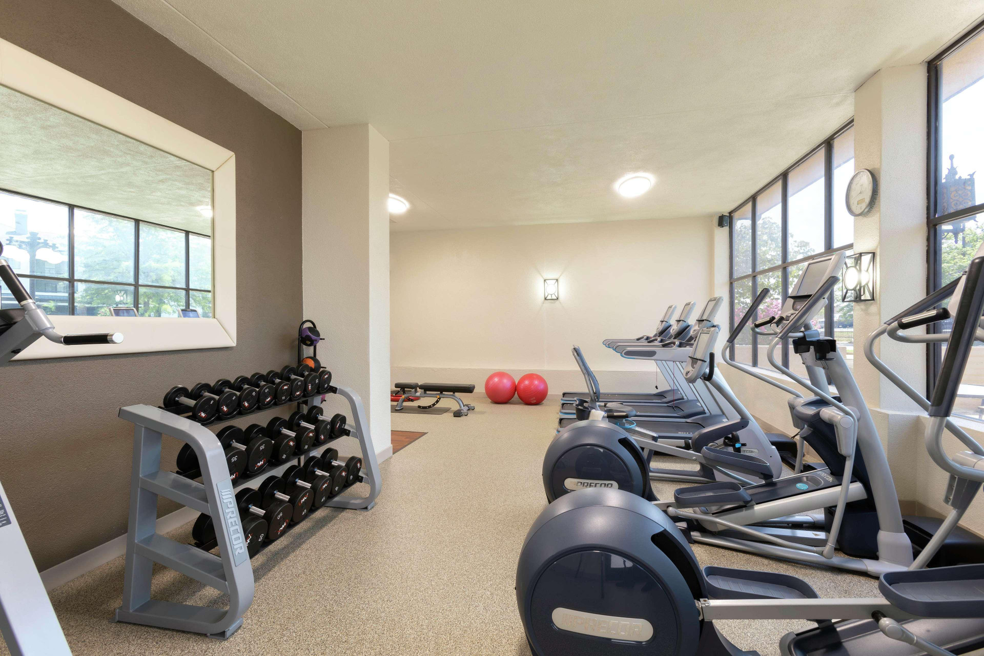 Gimnasio Embassy Suites by Hilton Tulsa I-44